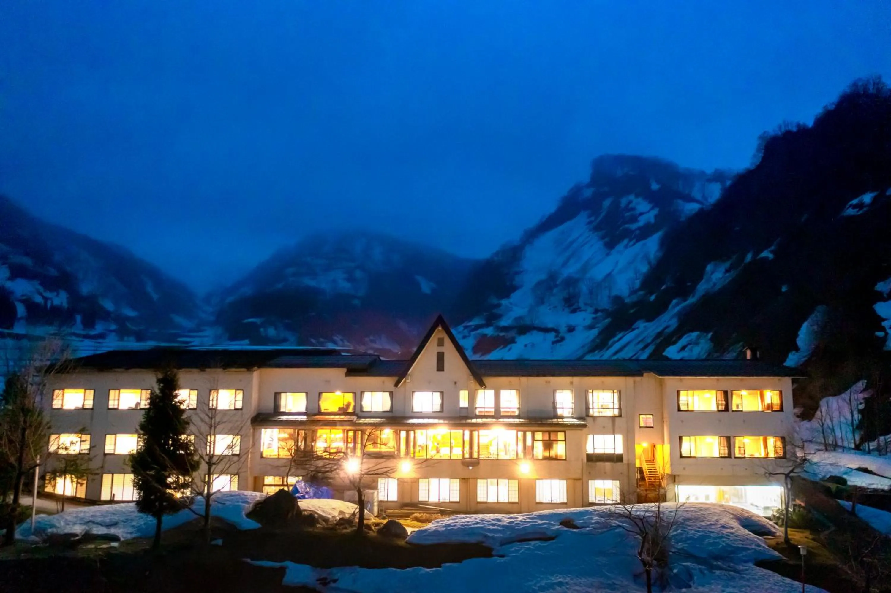 Property building in Sasakura onsen Ryuunso