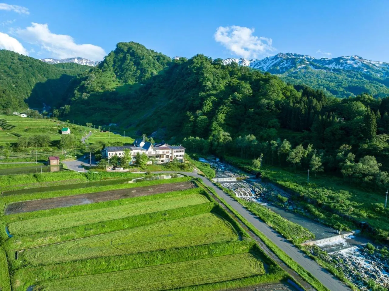 Property building in Sasakura onsen Ryuunso