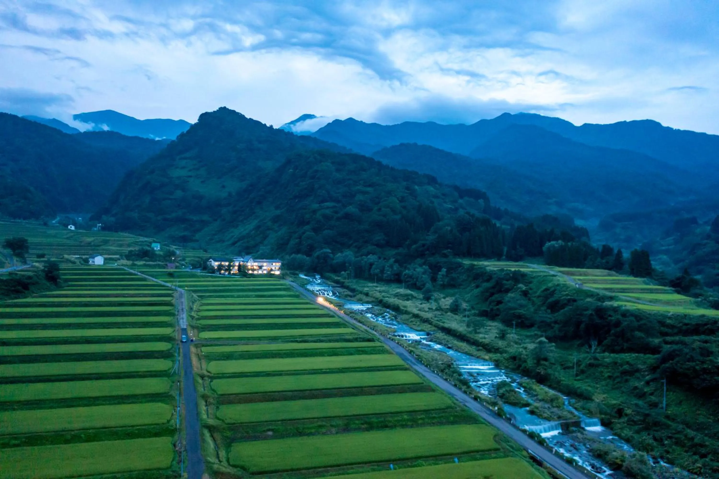 Property building in Sasakura onsen Ryuunso