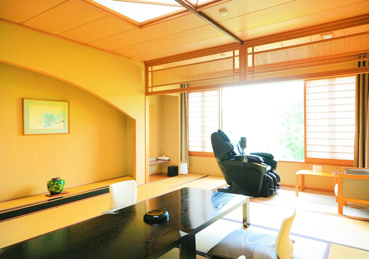 Living room in Sasakura onsen Ryuunso