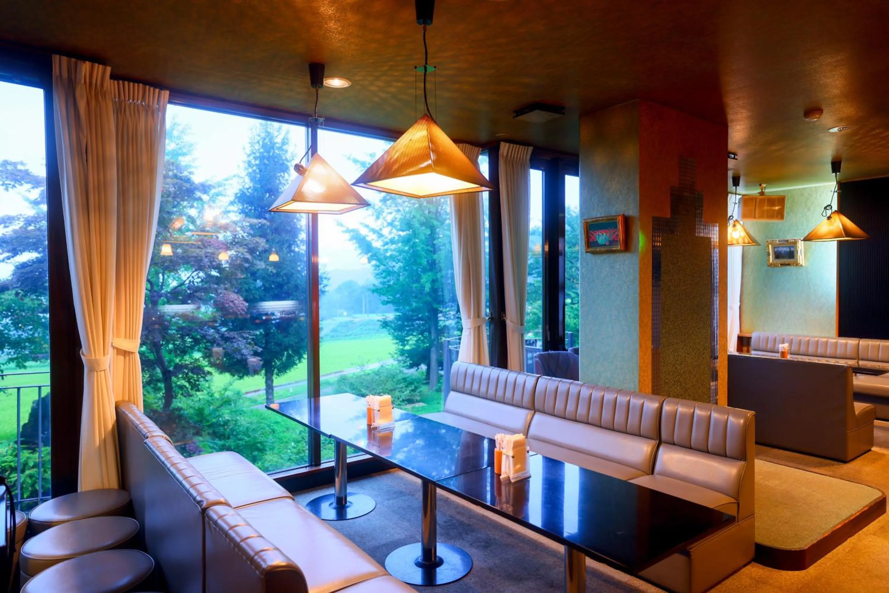 Seating area in Sasakura onsen Ryuunso