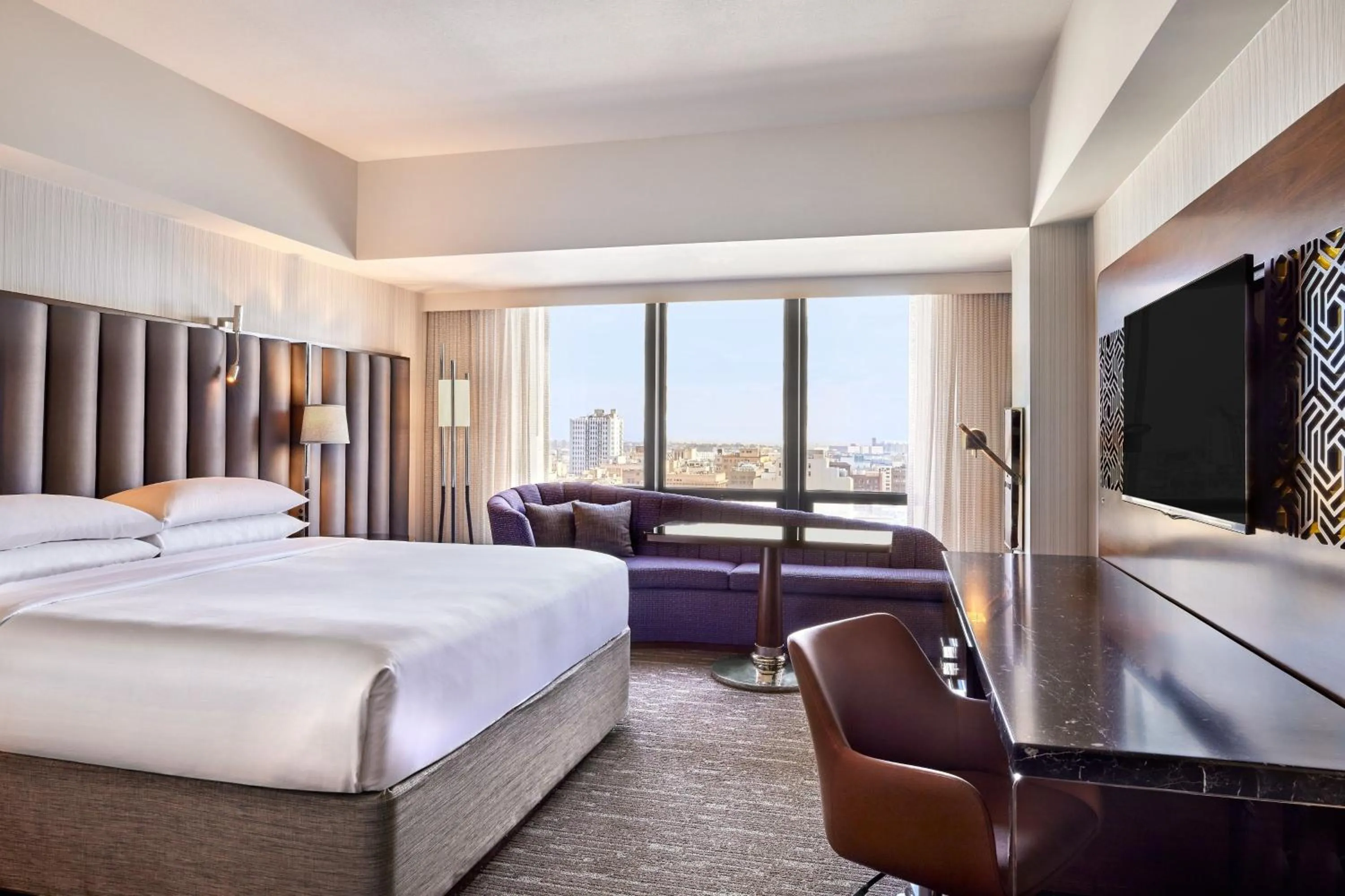 Photo of the whole room, Bed in Sheraton Grand Los Angeles