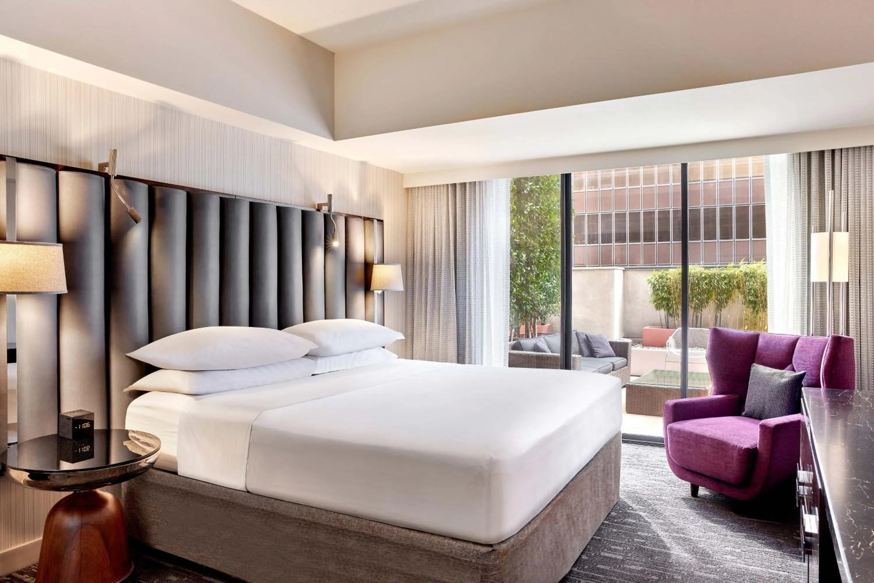 Bedroom, Bed in Sheraton Grand Los Angeles