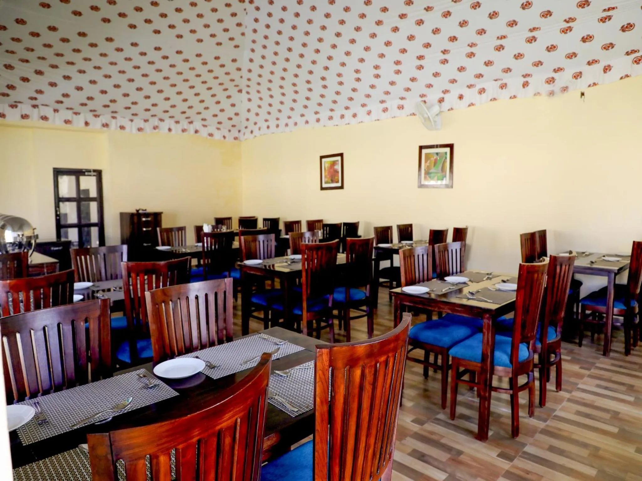 Restaurant/places to eat in The Green Genius Resort