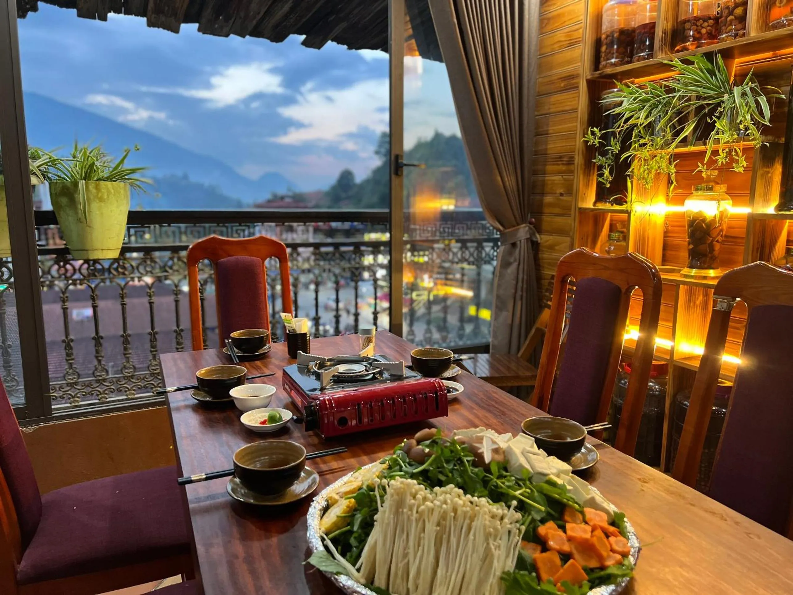 Restaurant/places to eat in SAPA FULL HOUSE HOTEL