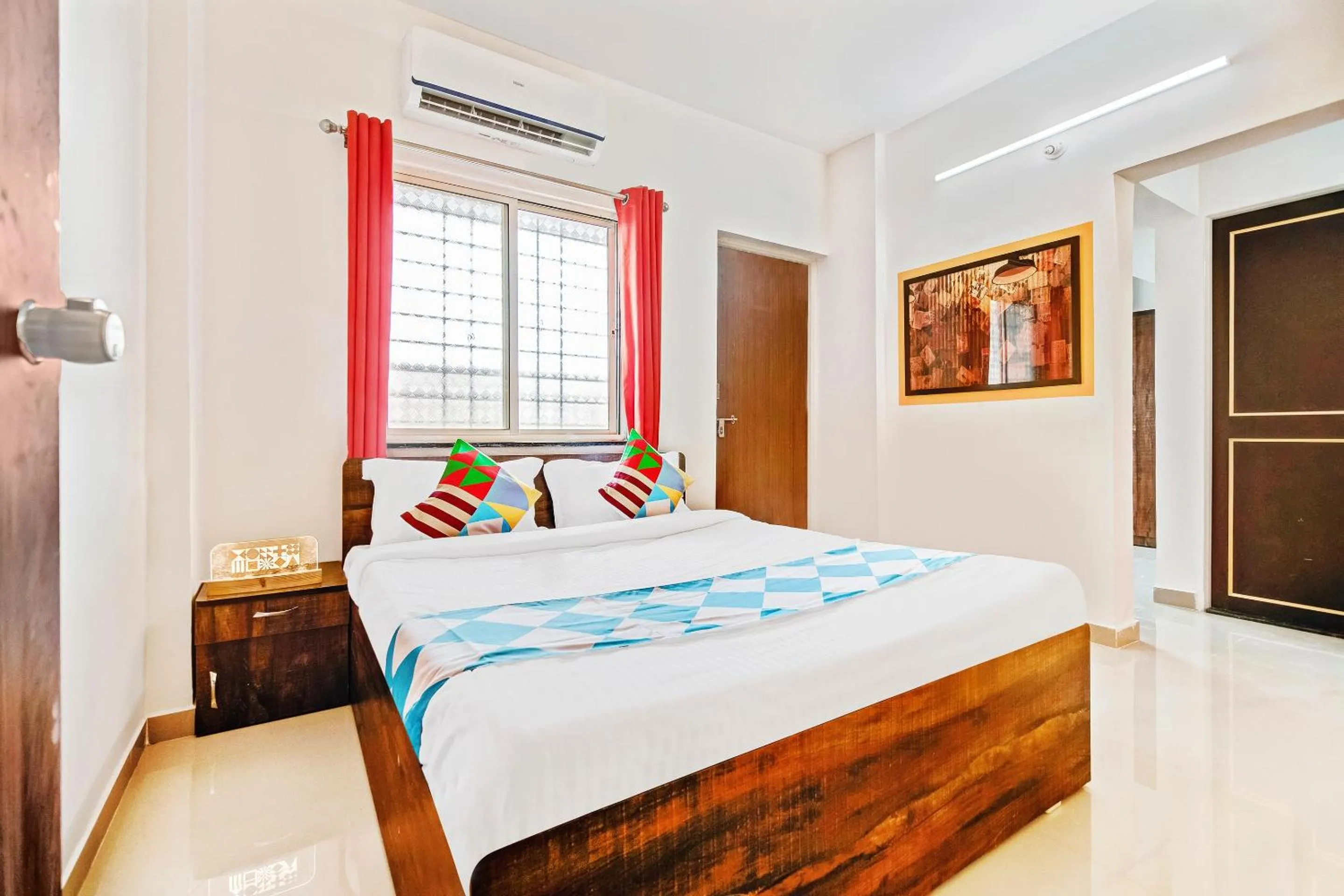 Bedroom, Bed in Super Hotel O Home Elegant RK Fursungi