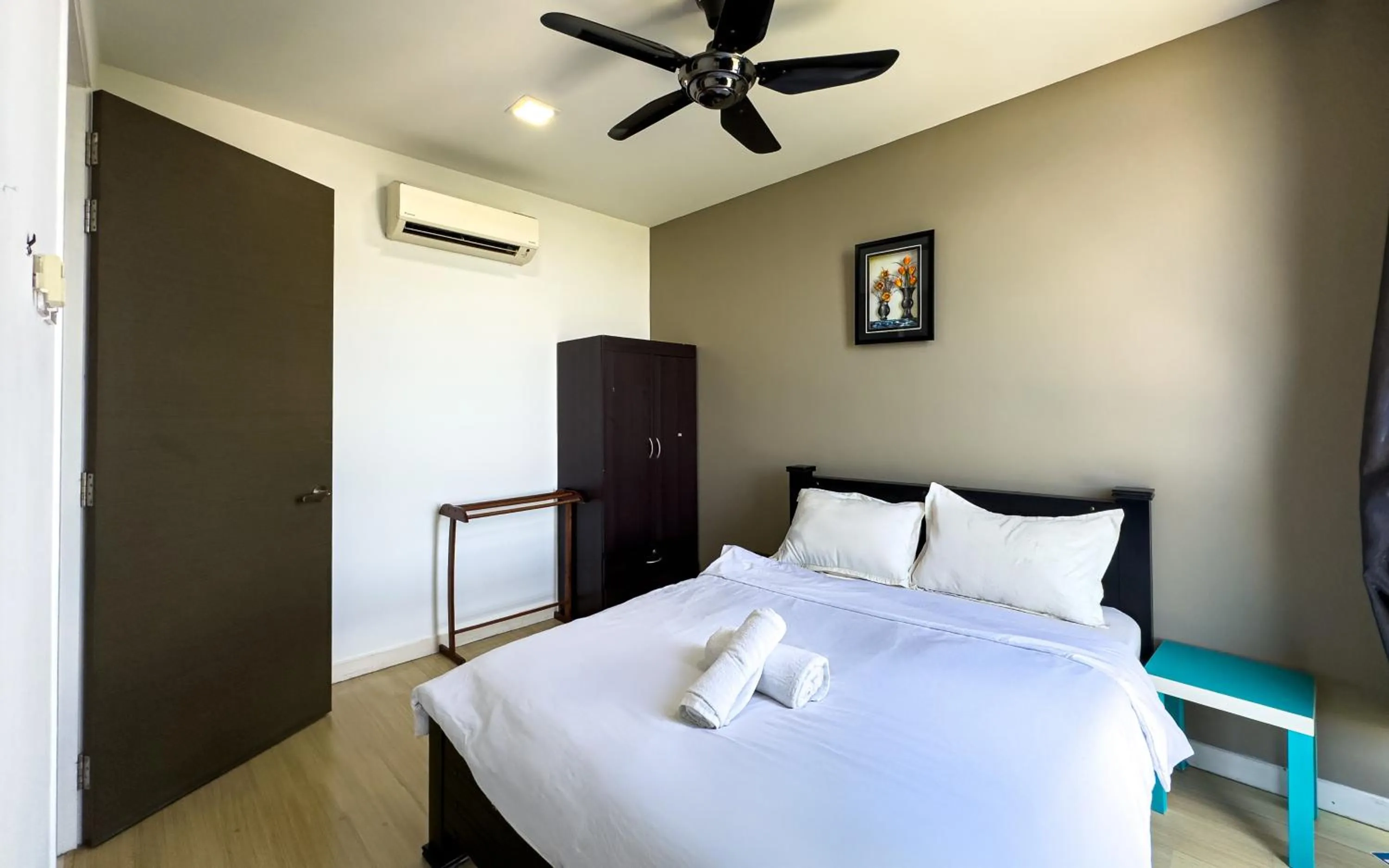 Bedroom, Bed in H20 Residence Ara Damansara by Airhost