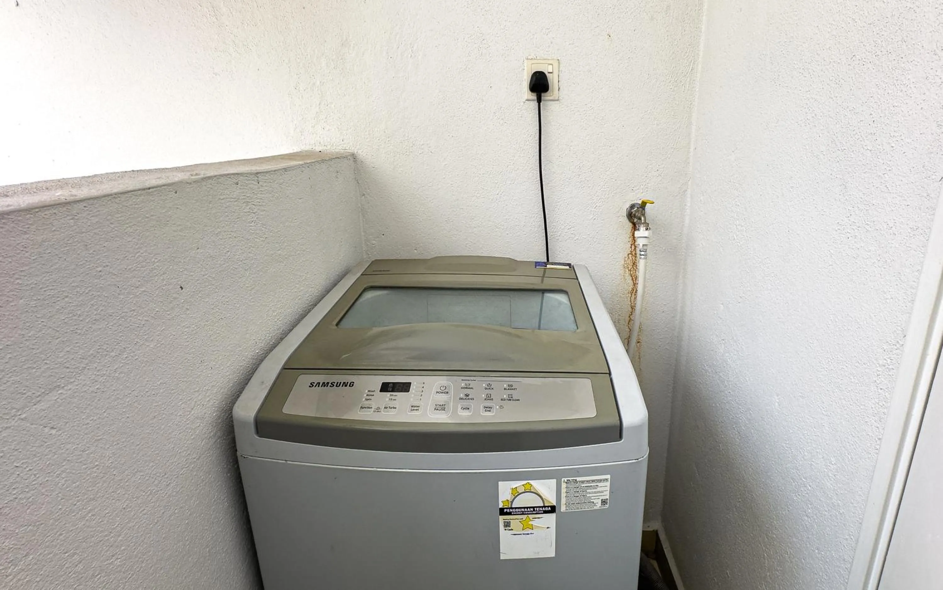 laundry in H20 Residence Ara Damansara by Airhost