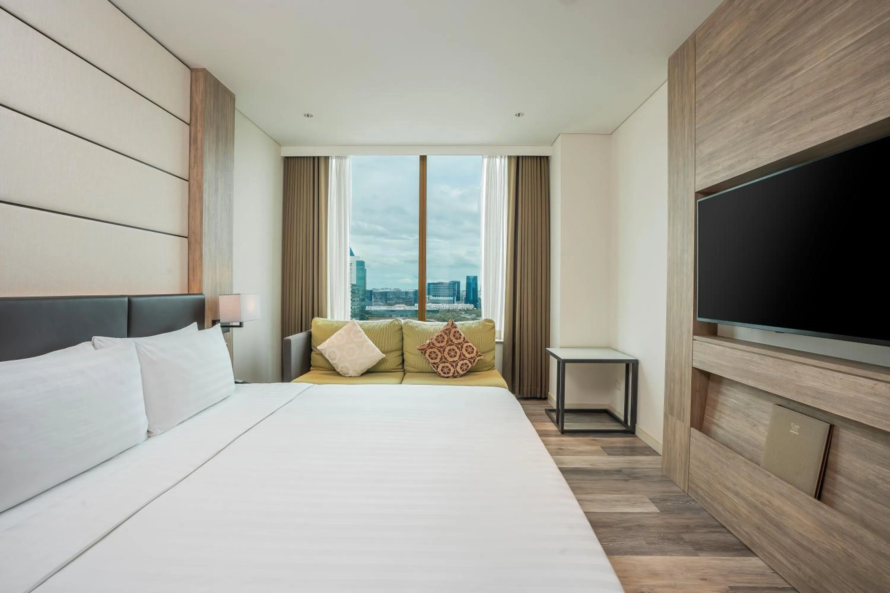 View (from property/room), Bed in Solaria Nishitetsu Hotel Bangkok