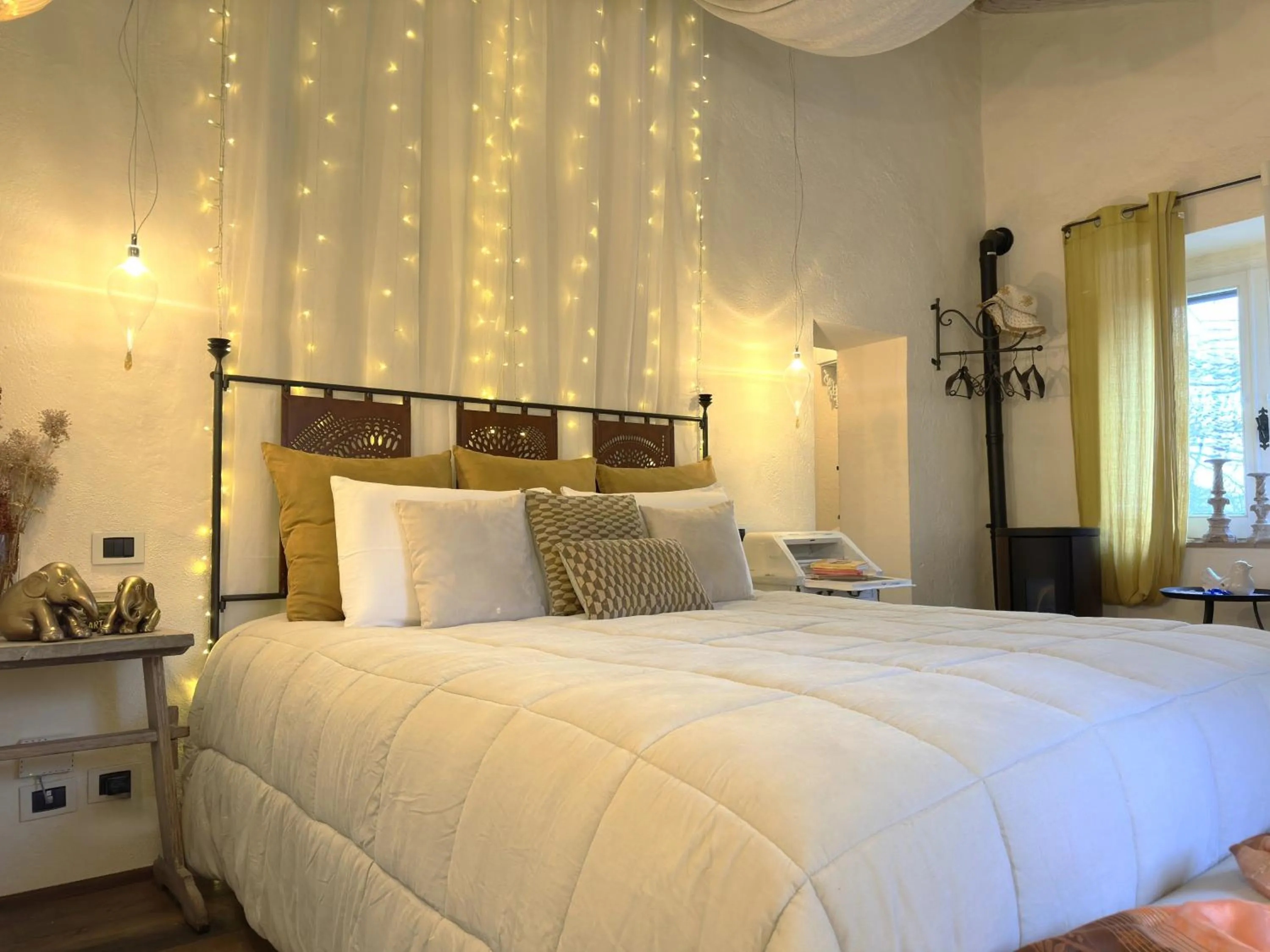 Bedroom, Bed in Villavetrichina