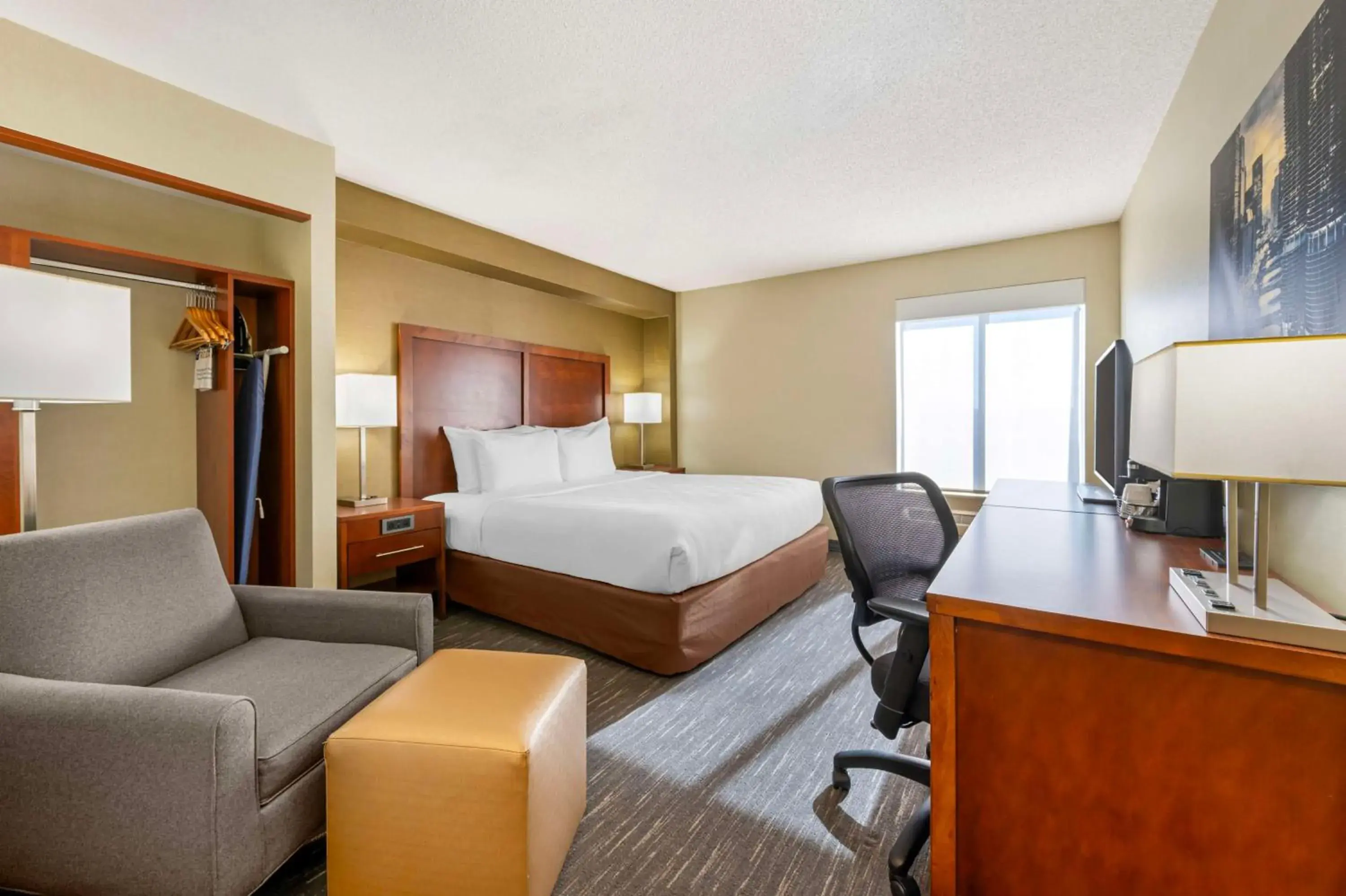 King Room in Best Western Chicago - Downers Grove King Room in Best Western Chicago - Downers Grove