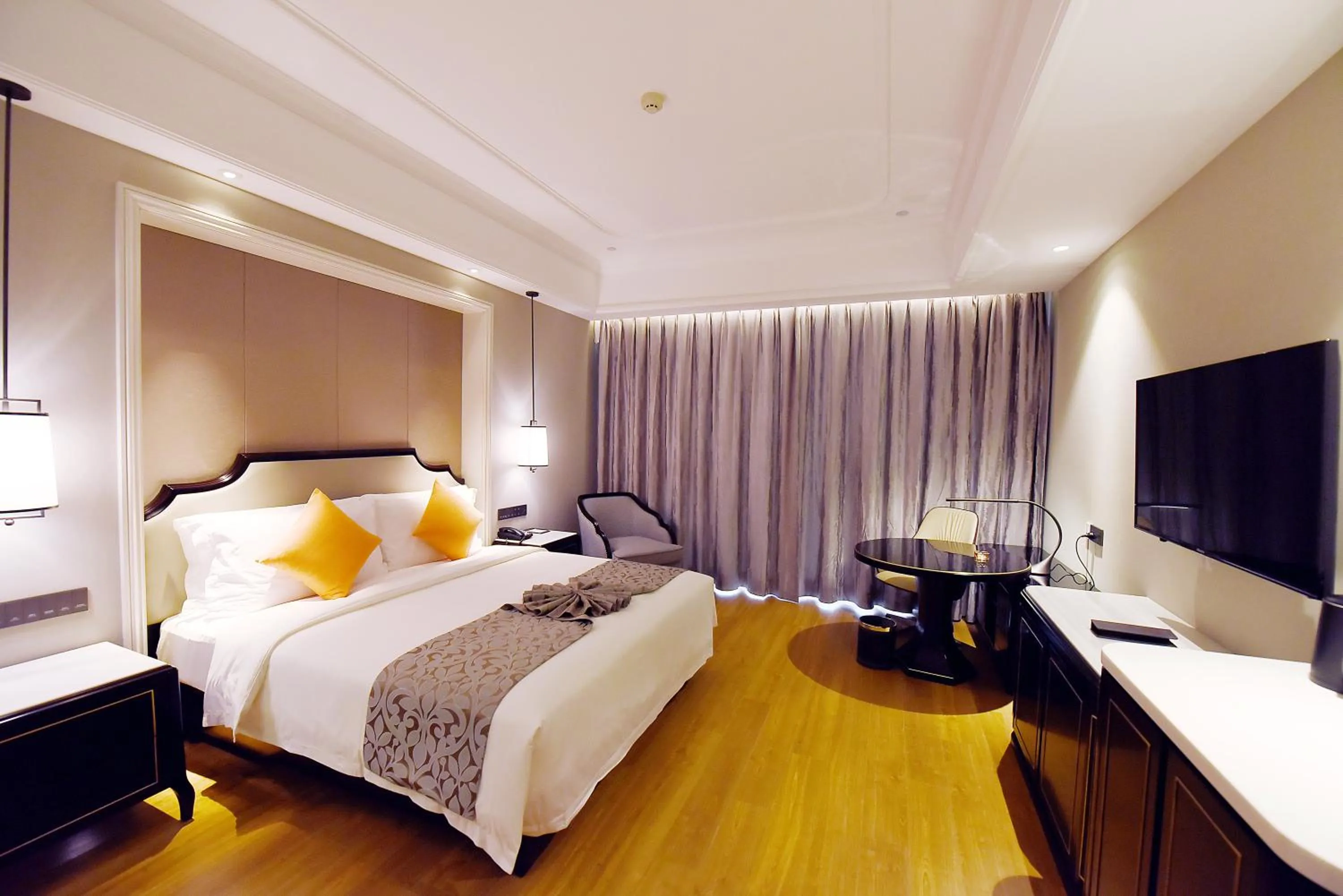 Bed in Ramada Plaza by Wyndham Wenzhou