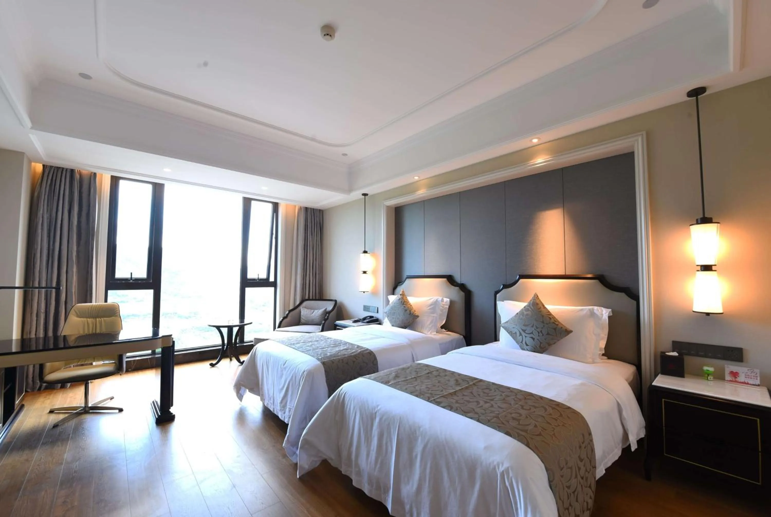 Photo of the whole room, Bed in Ramada Plaza by Wyndham Wenzhou
