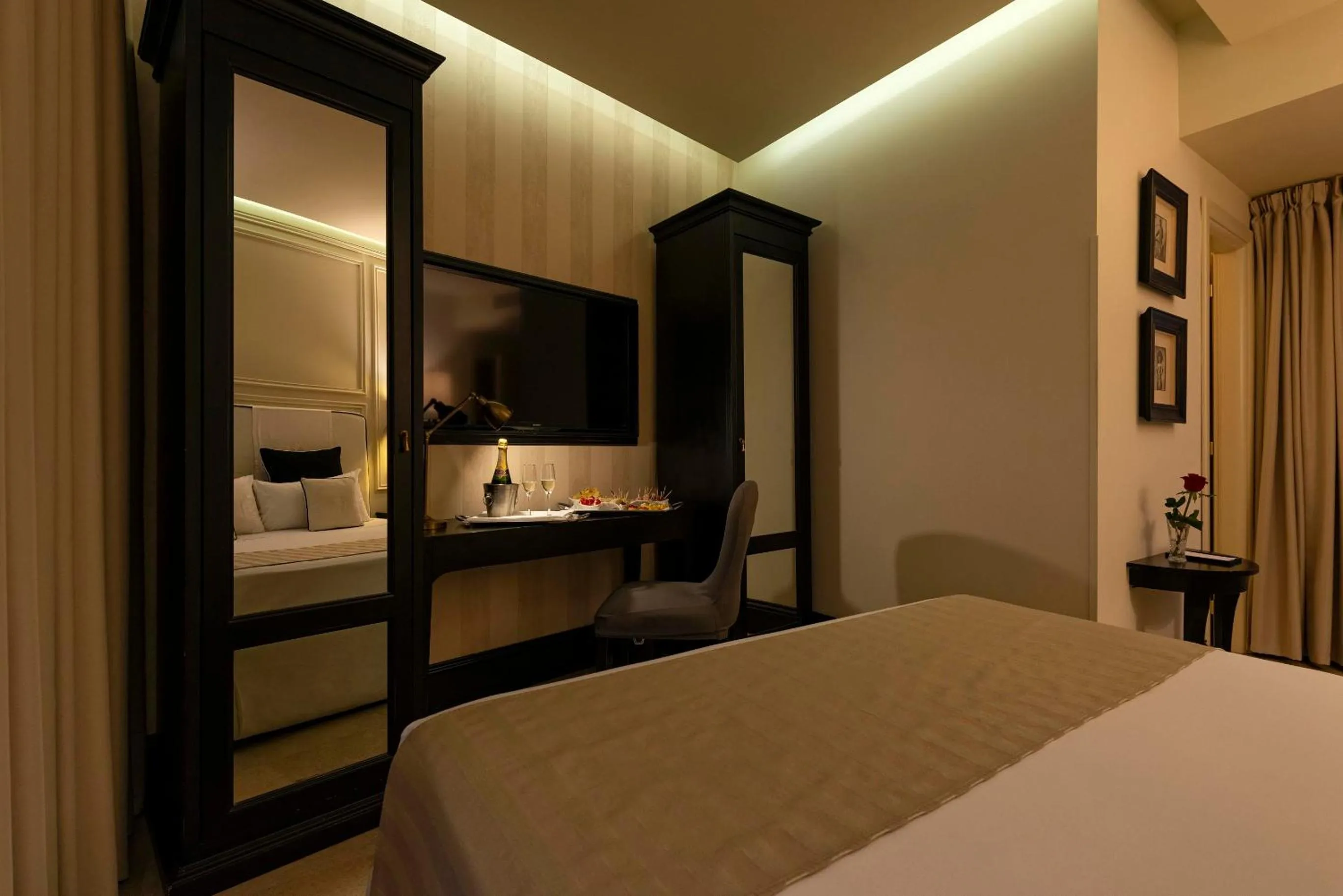 Bedroom, Bed in Profumo Maison Colosseo