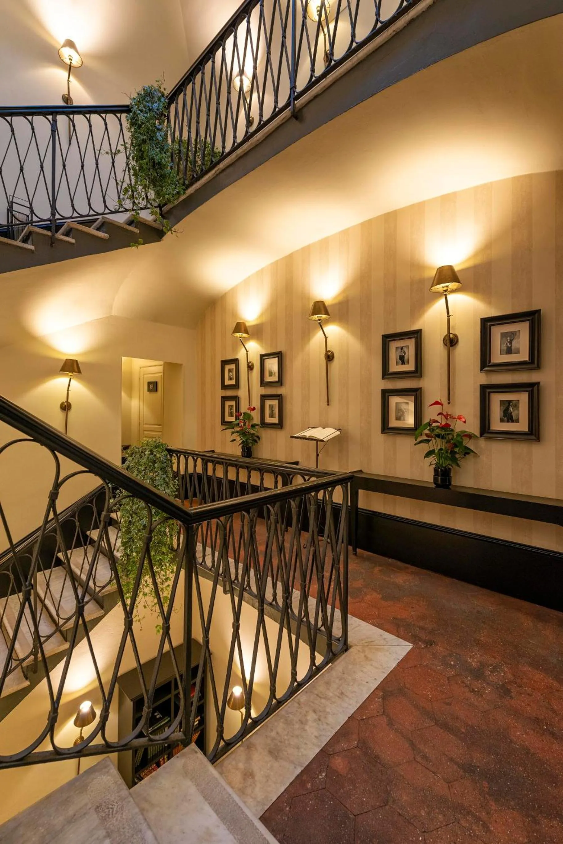 Decorative detail in Profumo Maison Colosseo