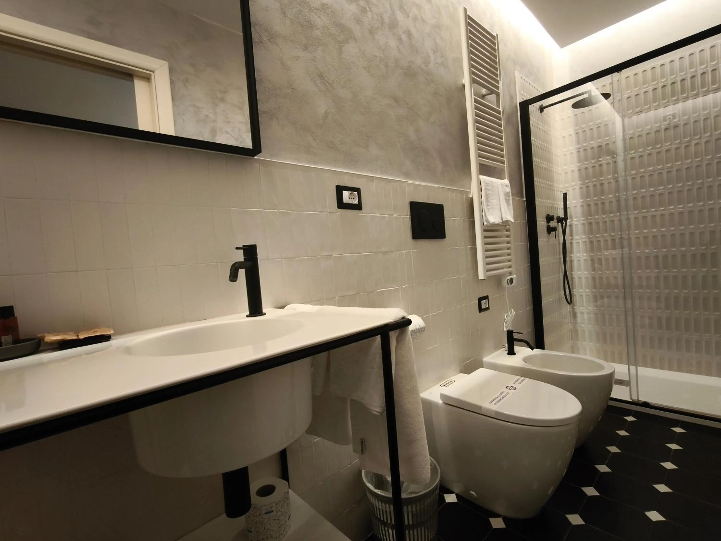 Shower in Profumo Maison Colosseo