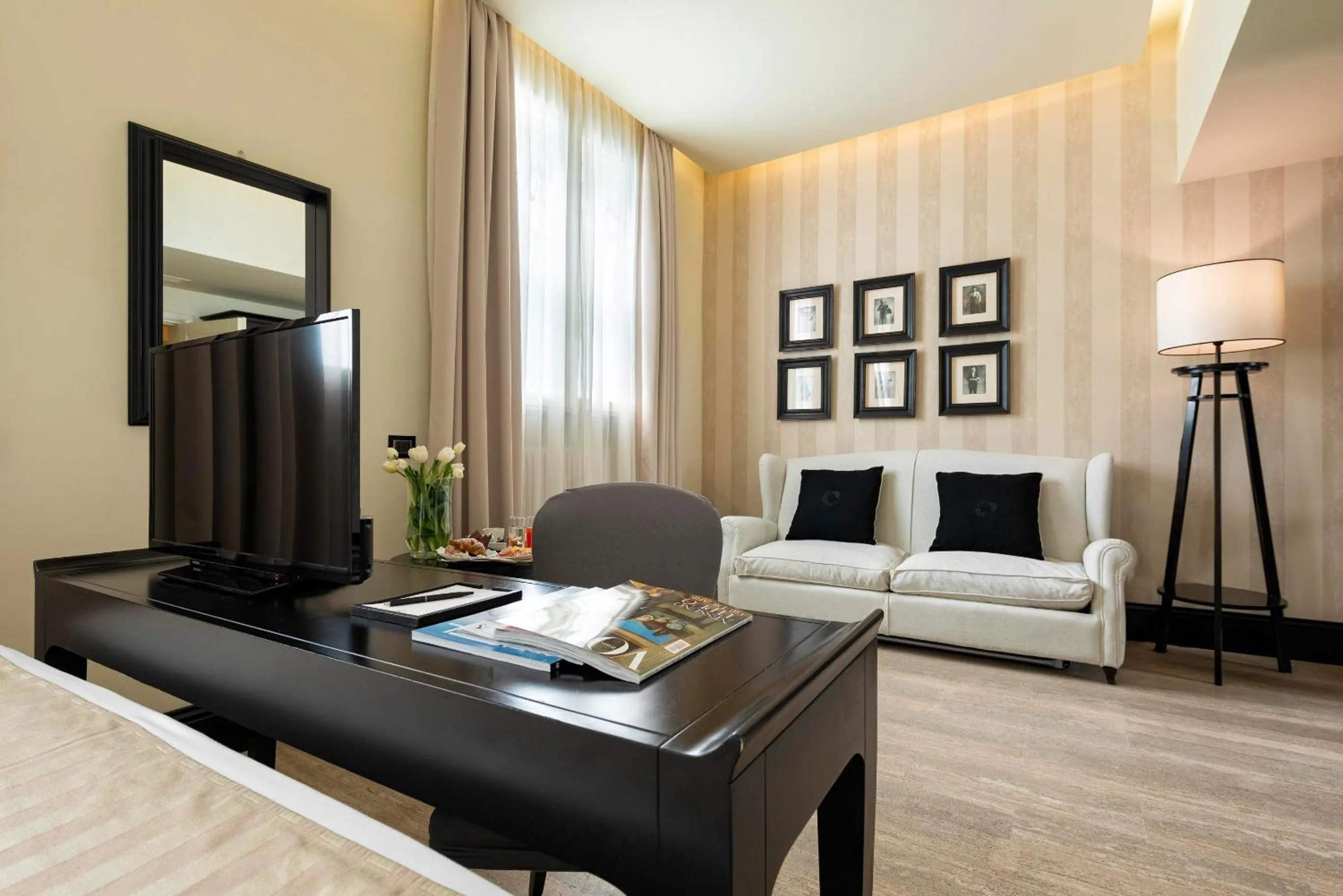 Bedroom, Bed in Profumo Maison Colosseo