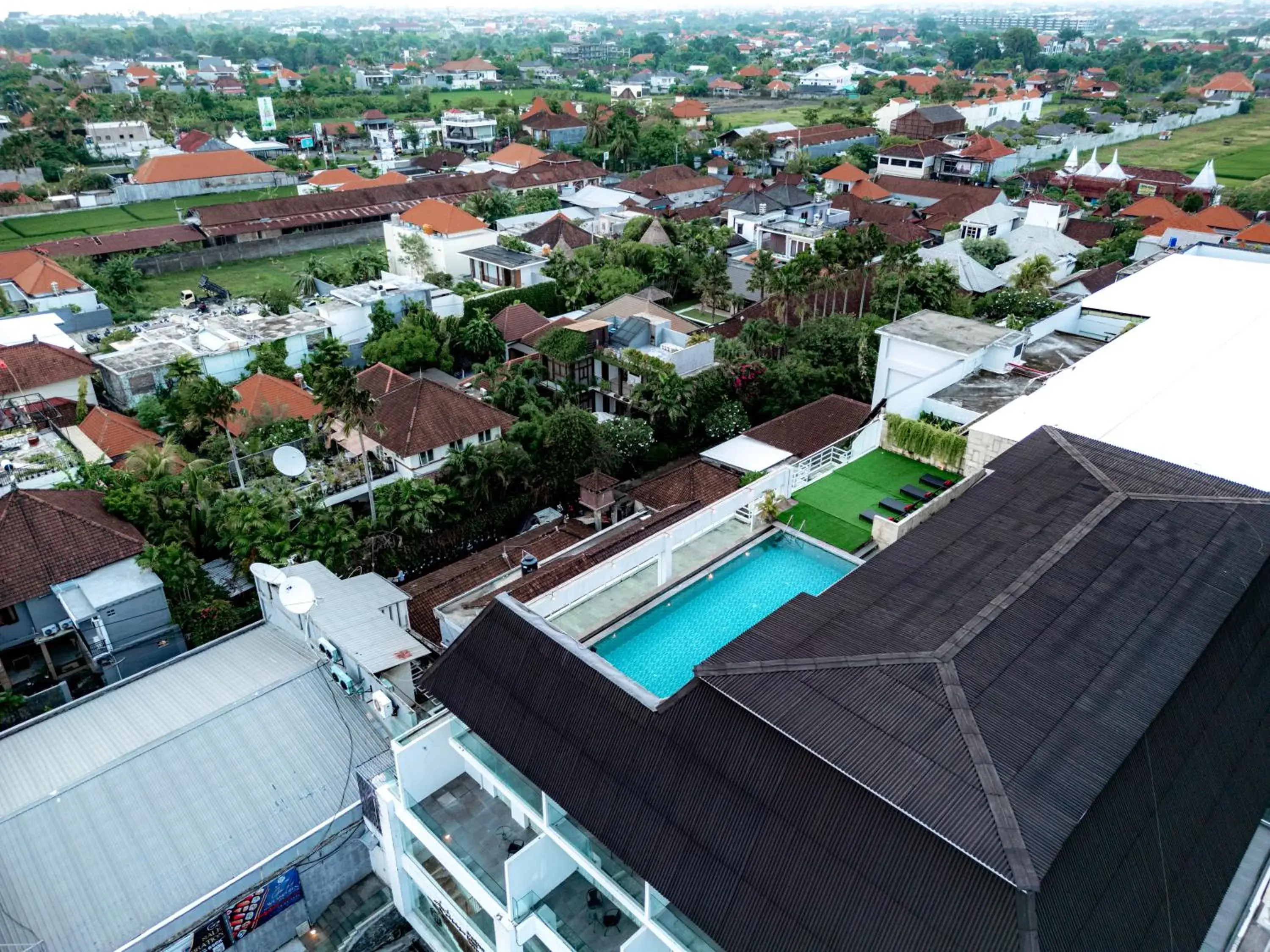 Flash Deal - Deluxe Twin Room in The Capital Hotel and Resort Seminyak Flash Deal - Deluxe Twin Room in The Capital Hotel and Resort Seminyak
