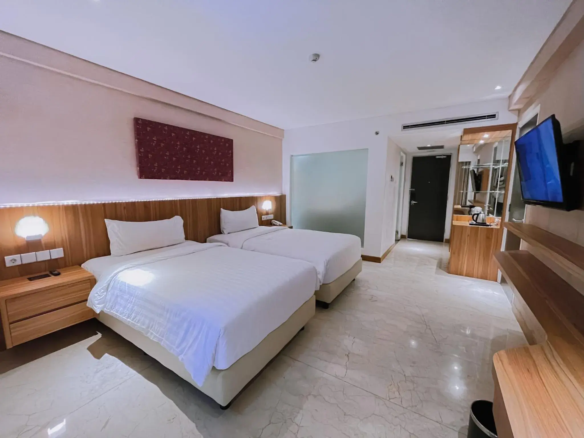 Flash Deal - Deluxe Twin Room in The Capital Hotel and Resort Seminyak Flash Deal - Deluxe Twin Room in The Capital Hotel and Resort Seminyak