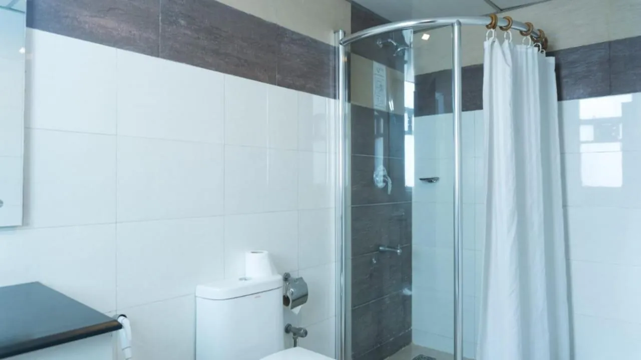 The Avenue Hotel & Suites