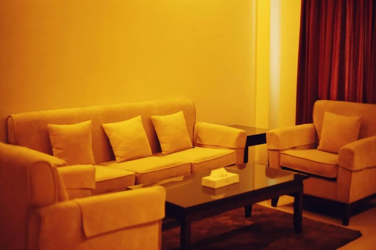 The Avenue Hotel & Suites