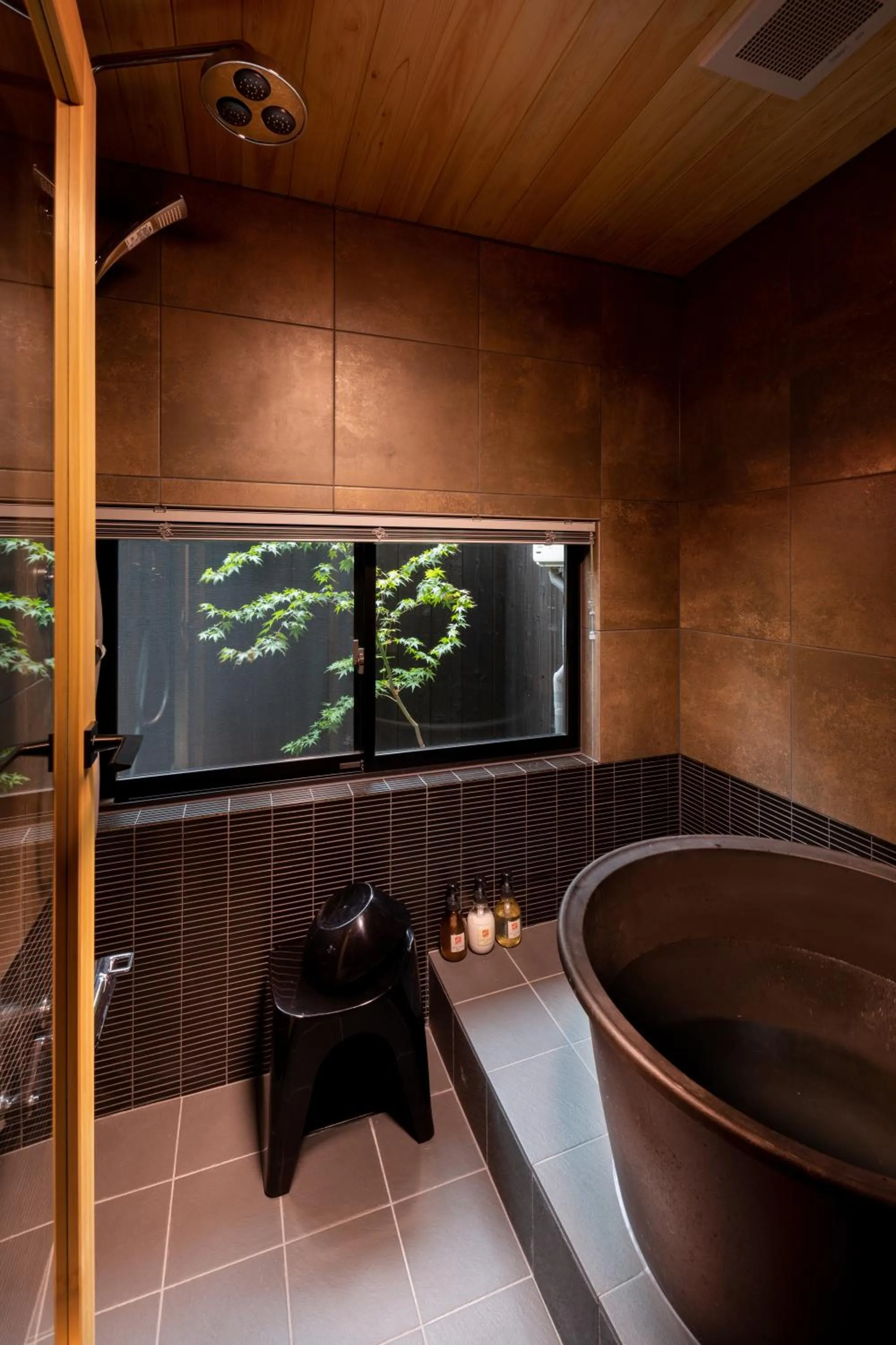 Bathroom in Tsumugi Horikawakichimonji