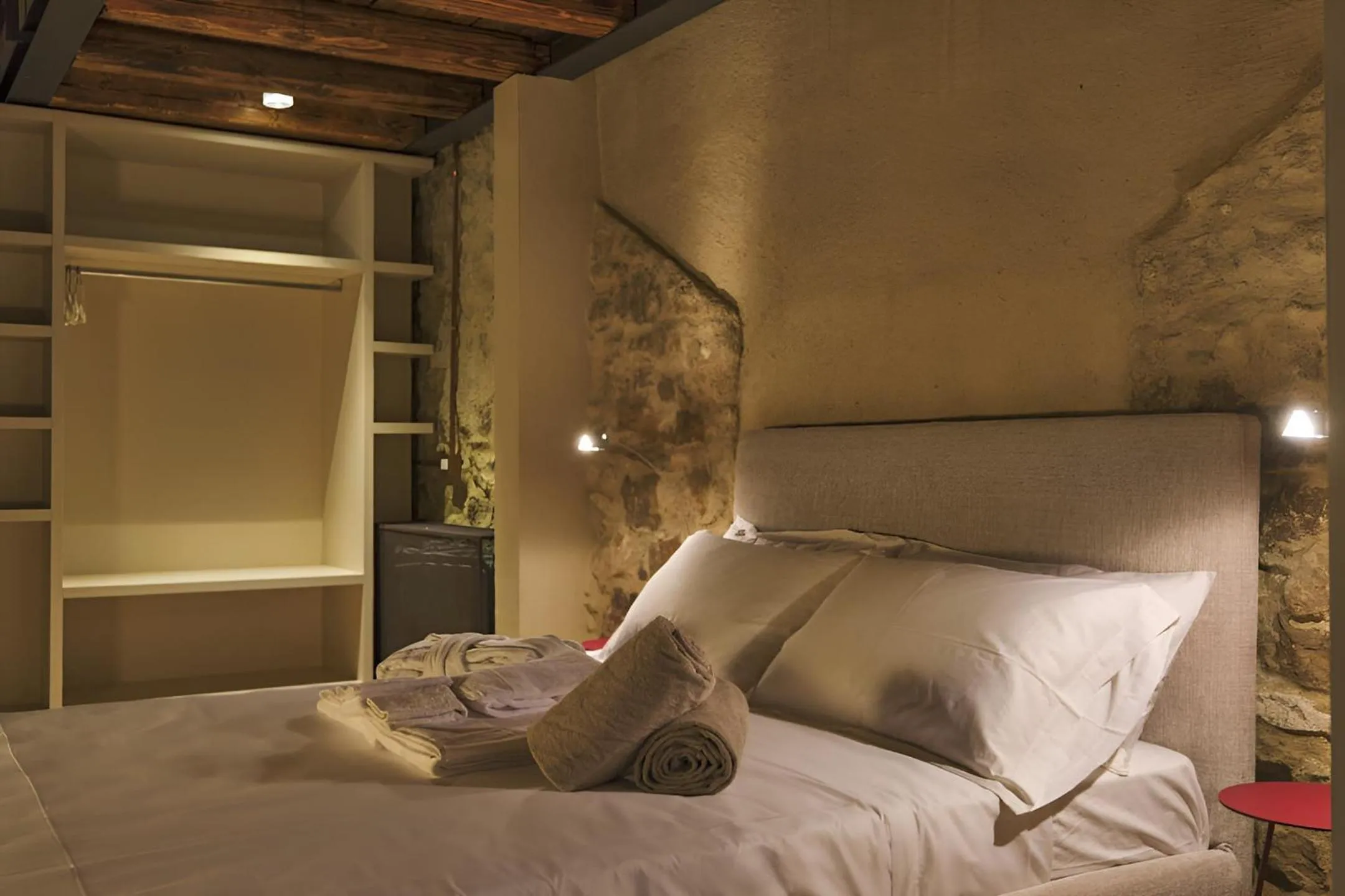 Bedroom, Bed in Wine Relais Feudi Del Pisciotto