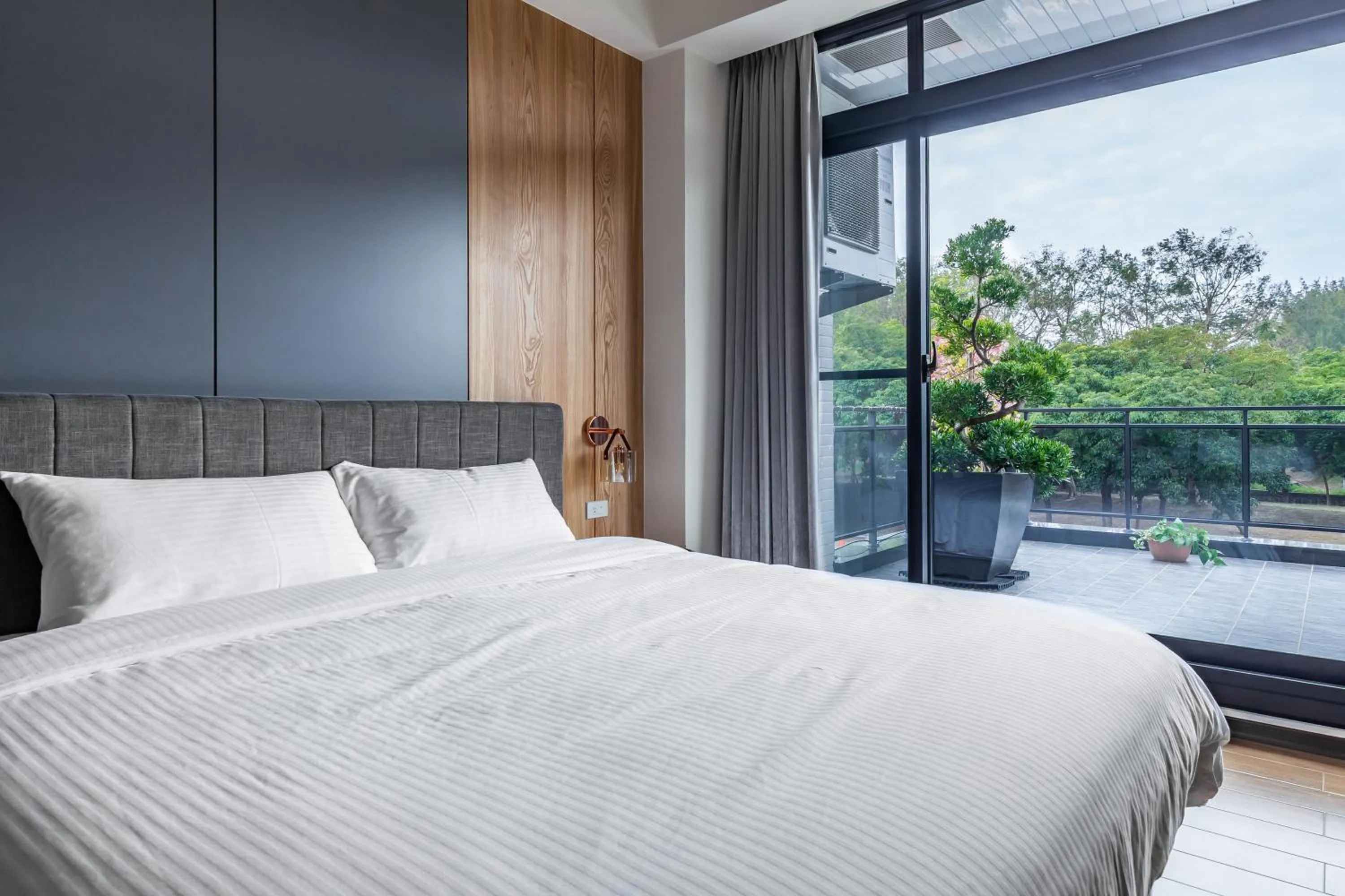 Decorative detail, Bed in Meets Anping