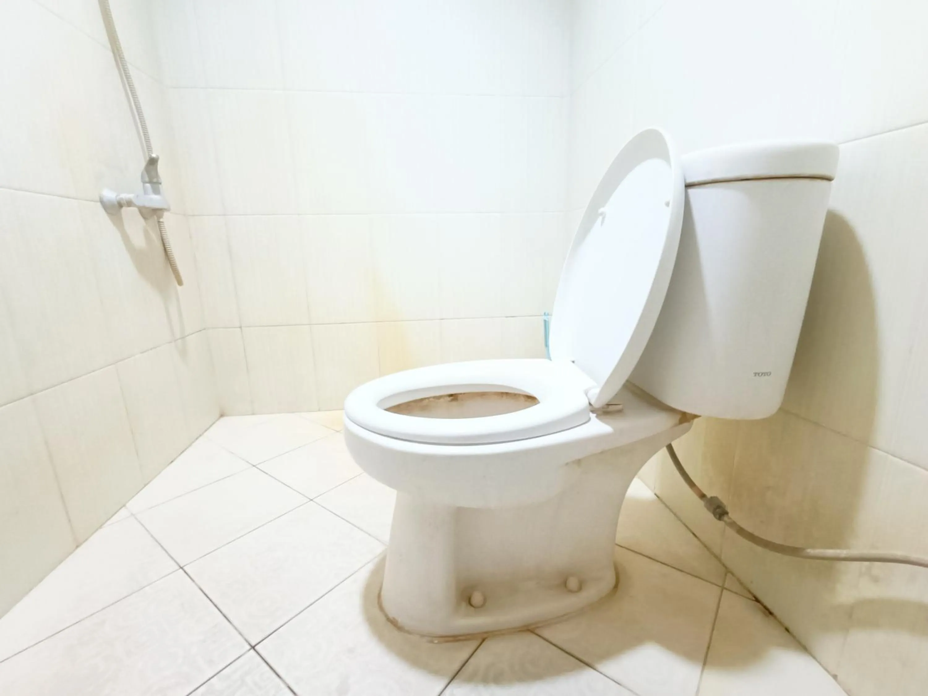 Bathroom in RedDoorz At Rids Hotel Manado