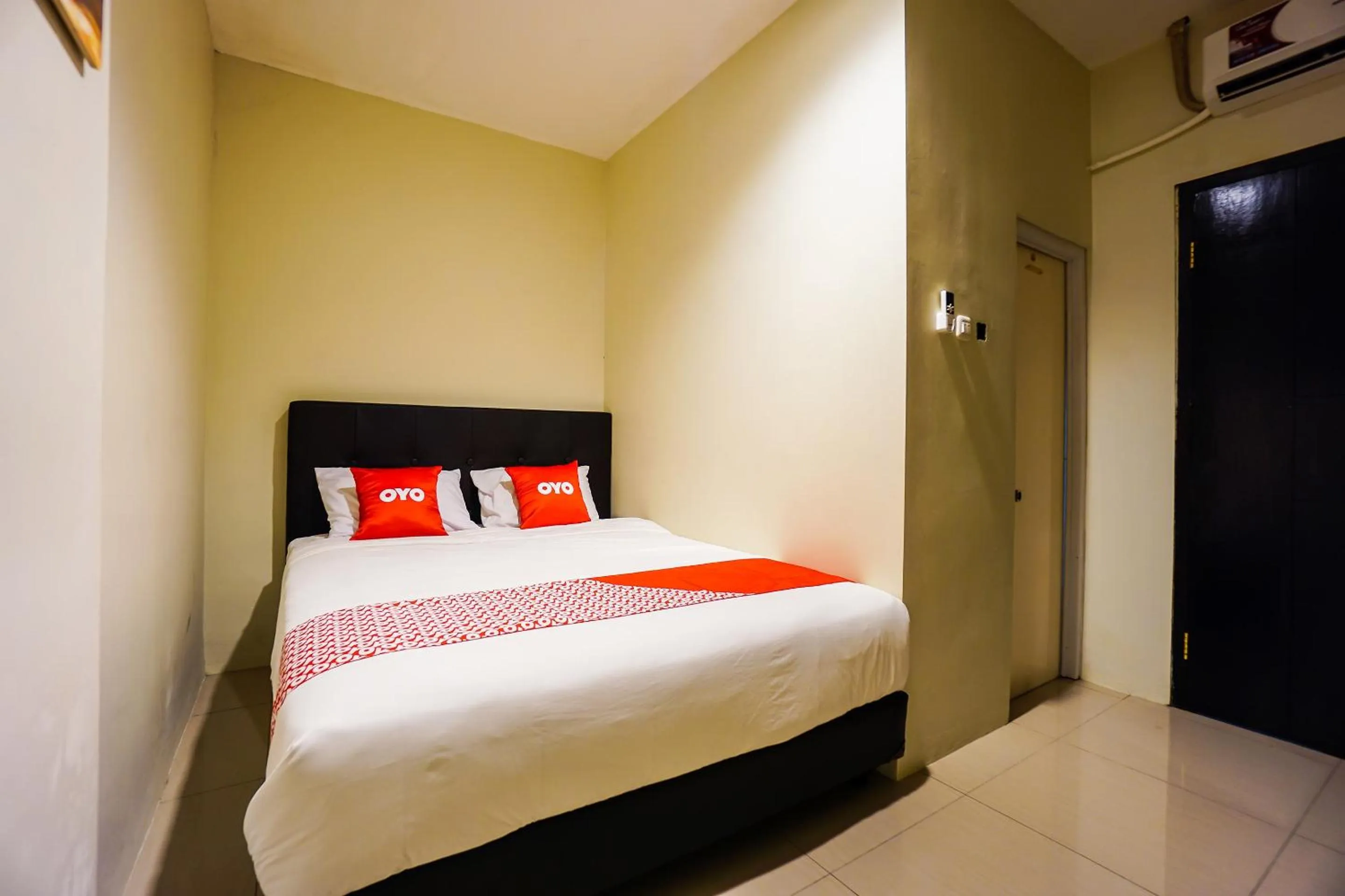 Bedroom, Bed in Hotel O Makassar near Gereja Advent Tikala Baru formerly Rid's Hotel