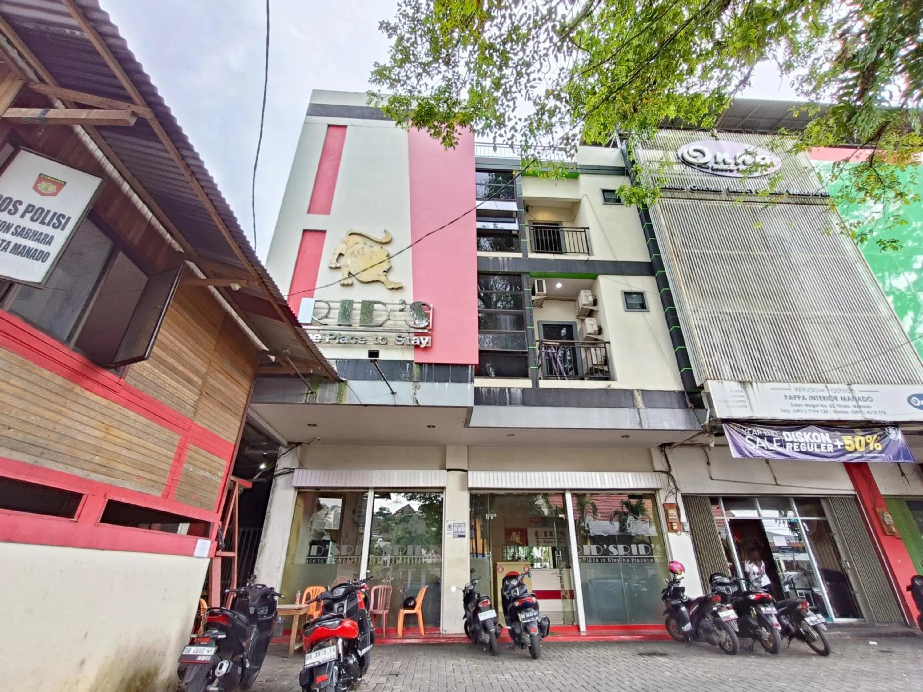 Property Building in RedDoorz At Rids Hotel Manado