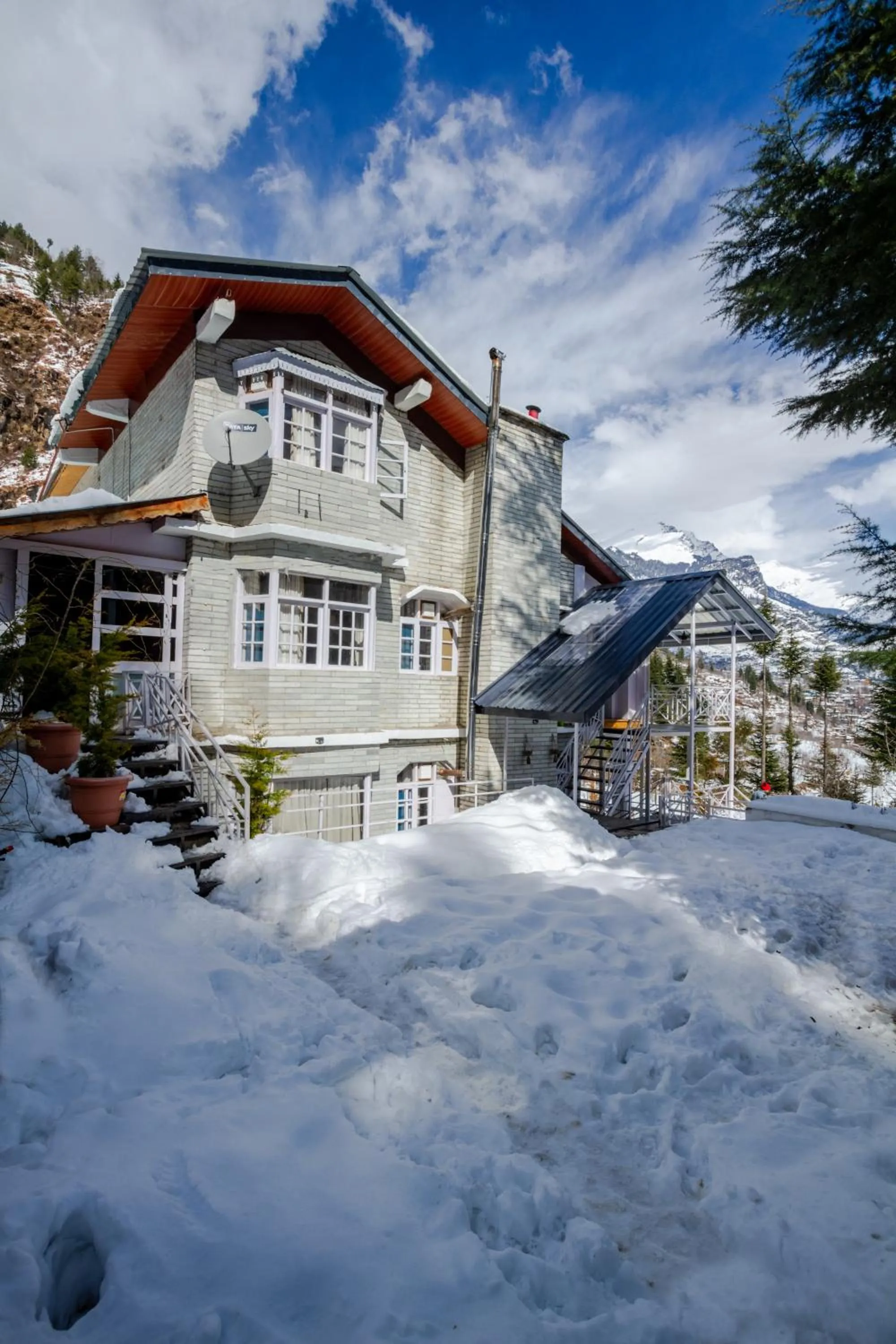 Property building in Baan by Snow City Farm