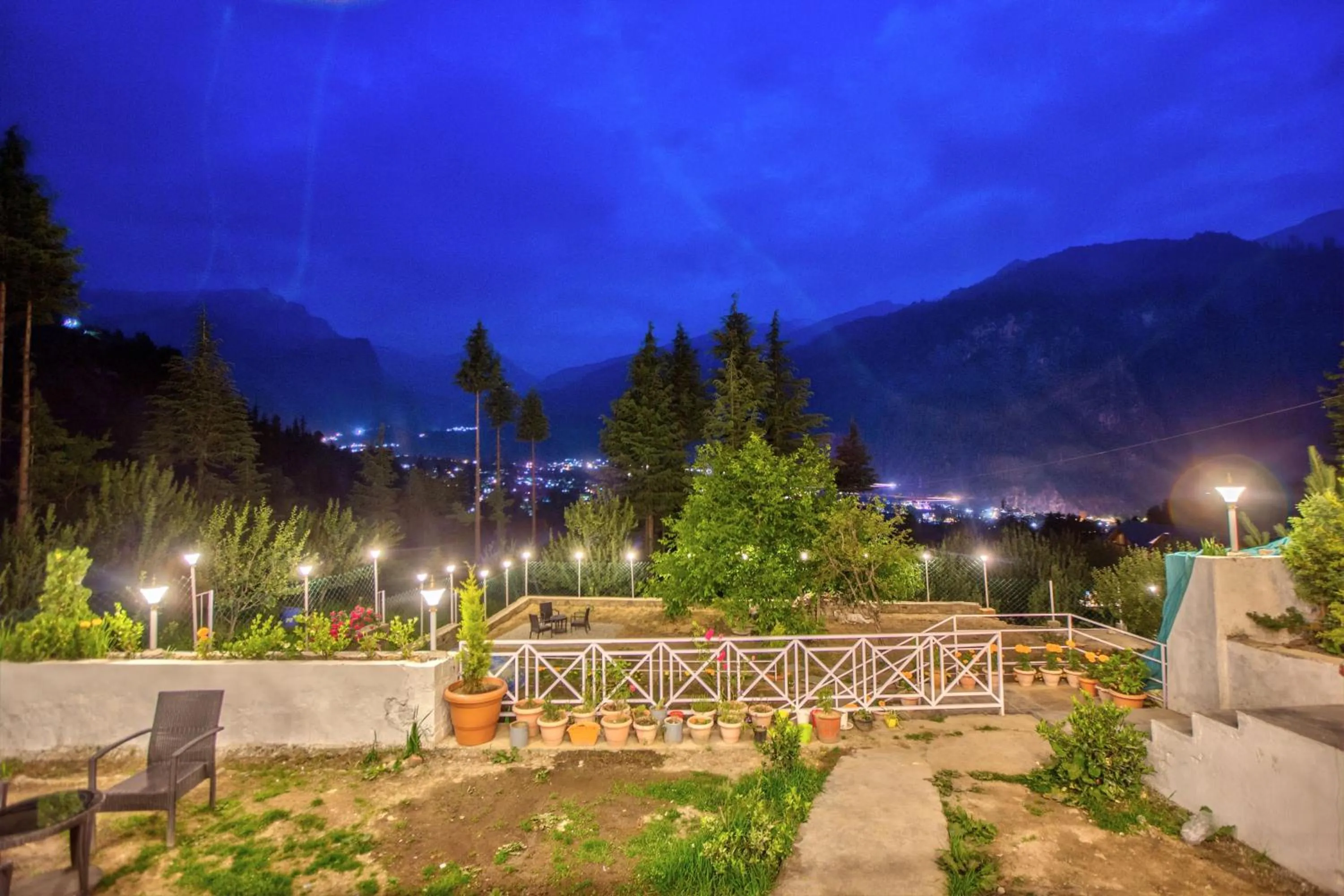 Garden in Baan by Snow City Farm