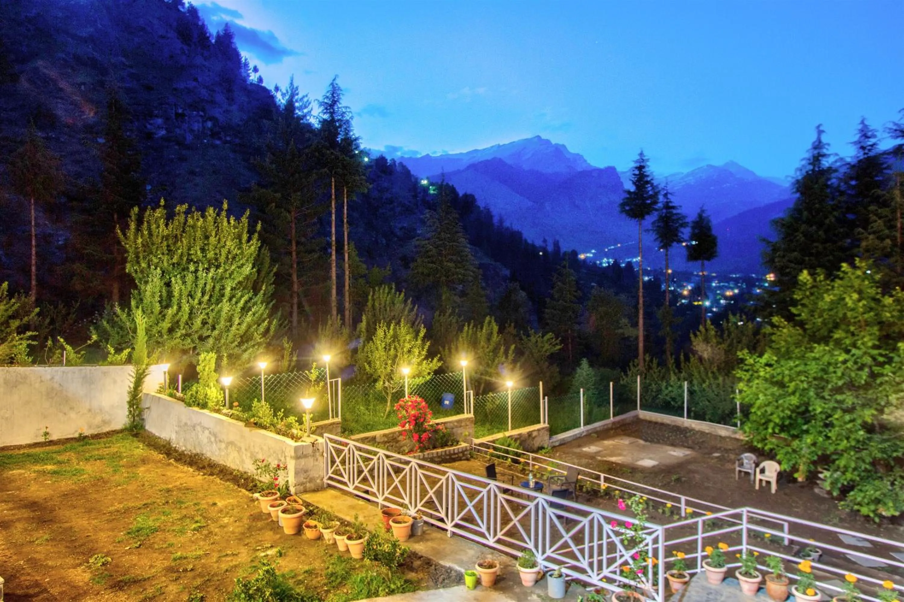 Garden in Baan by Snow City Farm