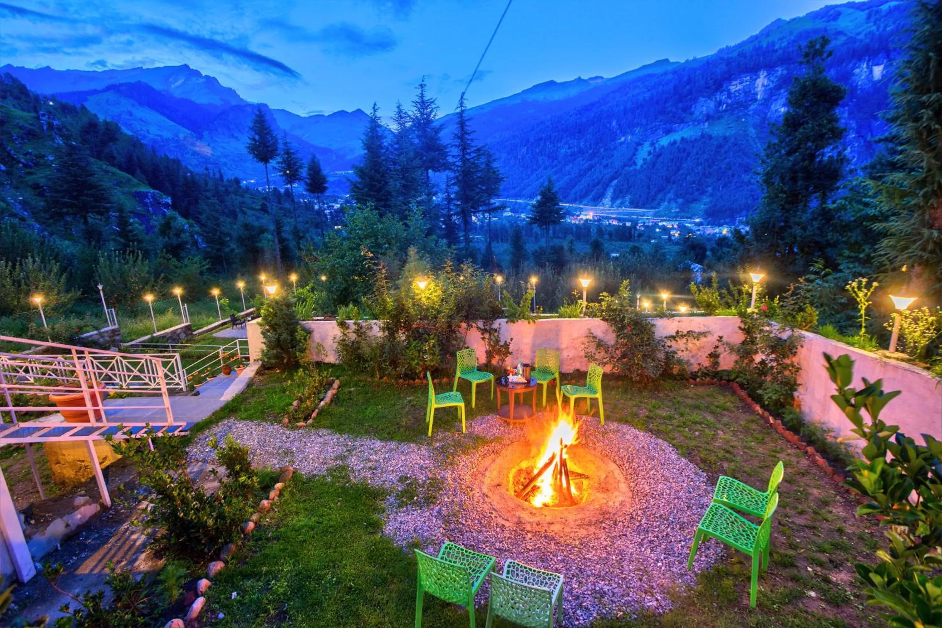 Nightclub / DJ in Baan by Snow City Farm