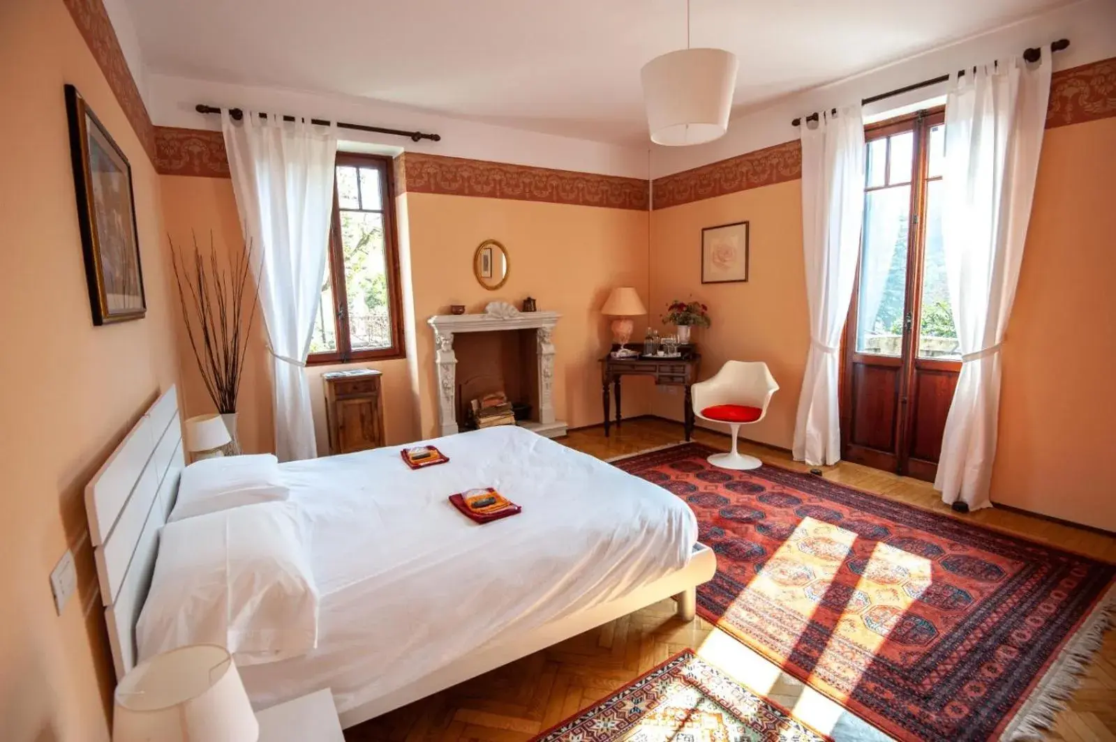 Double or Twin Room with Lake View and Private External Bathroom in il Motto di Tommy Double or Twin Room with Lake View and Private External Bathroom in il Motto di Tommy