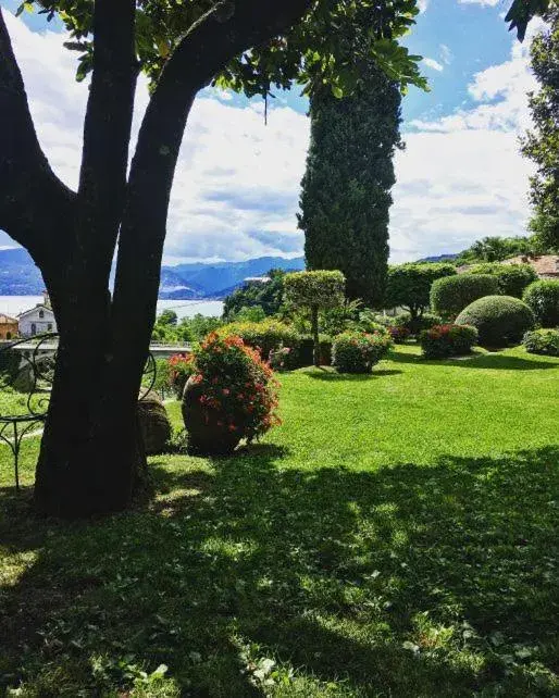 Twin Room with Lake View and Private External Bathroom in il Motto di Tommy Twin Room with Lake View and Private External Bathroom in il Motto di Tommy