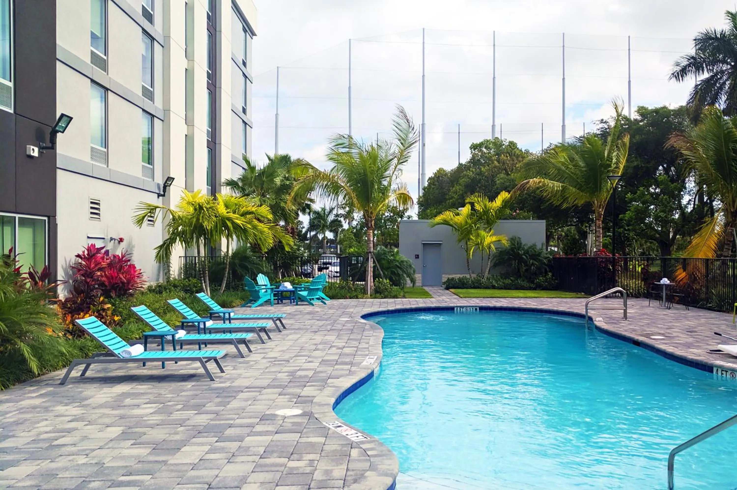 Swimming pool in Home2 Suites By Hilton West Palm Beach Airport