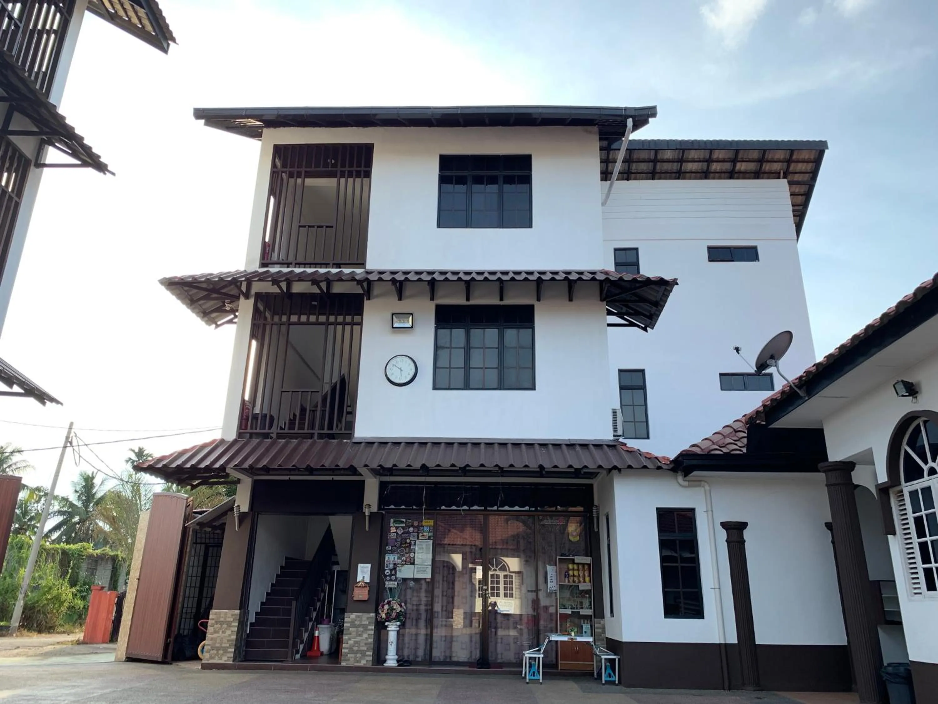 Wan Danisha Villa Inn