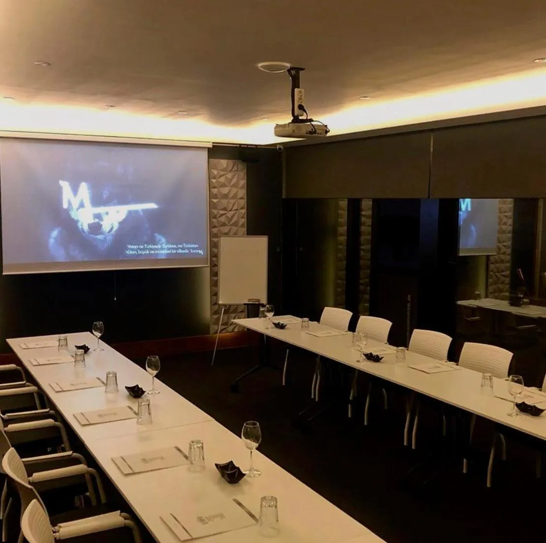 Meeting/conference room in Emens hotel