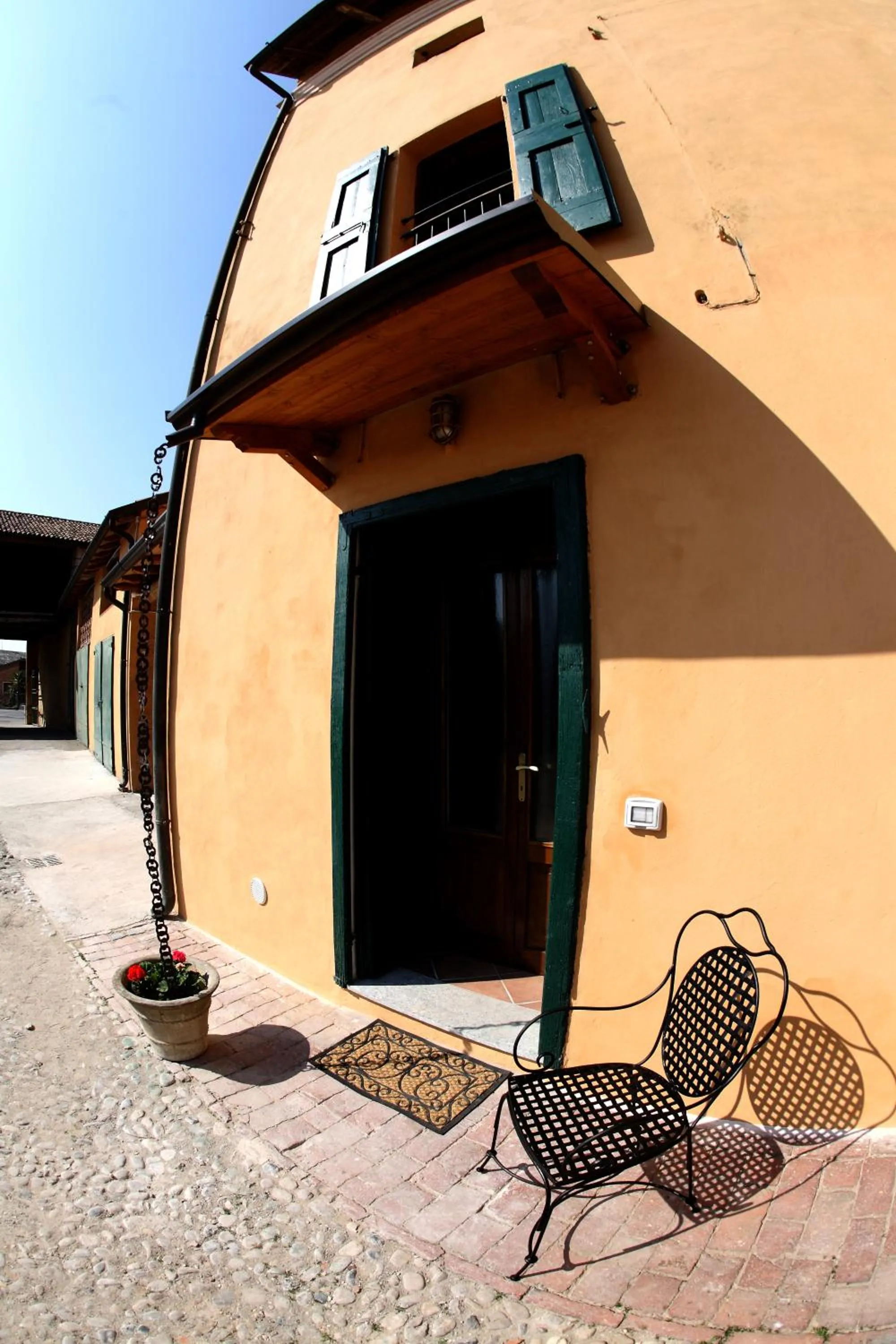 Facade/entrance in B&B Stradivari