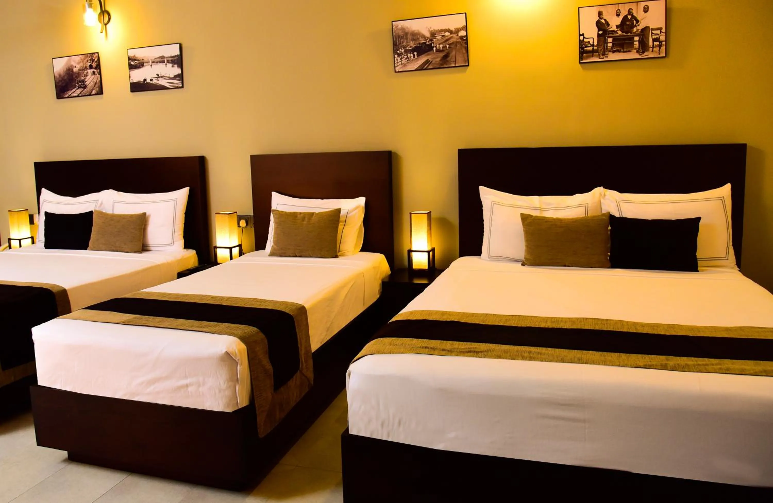 Bed in Pine Hill Residence