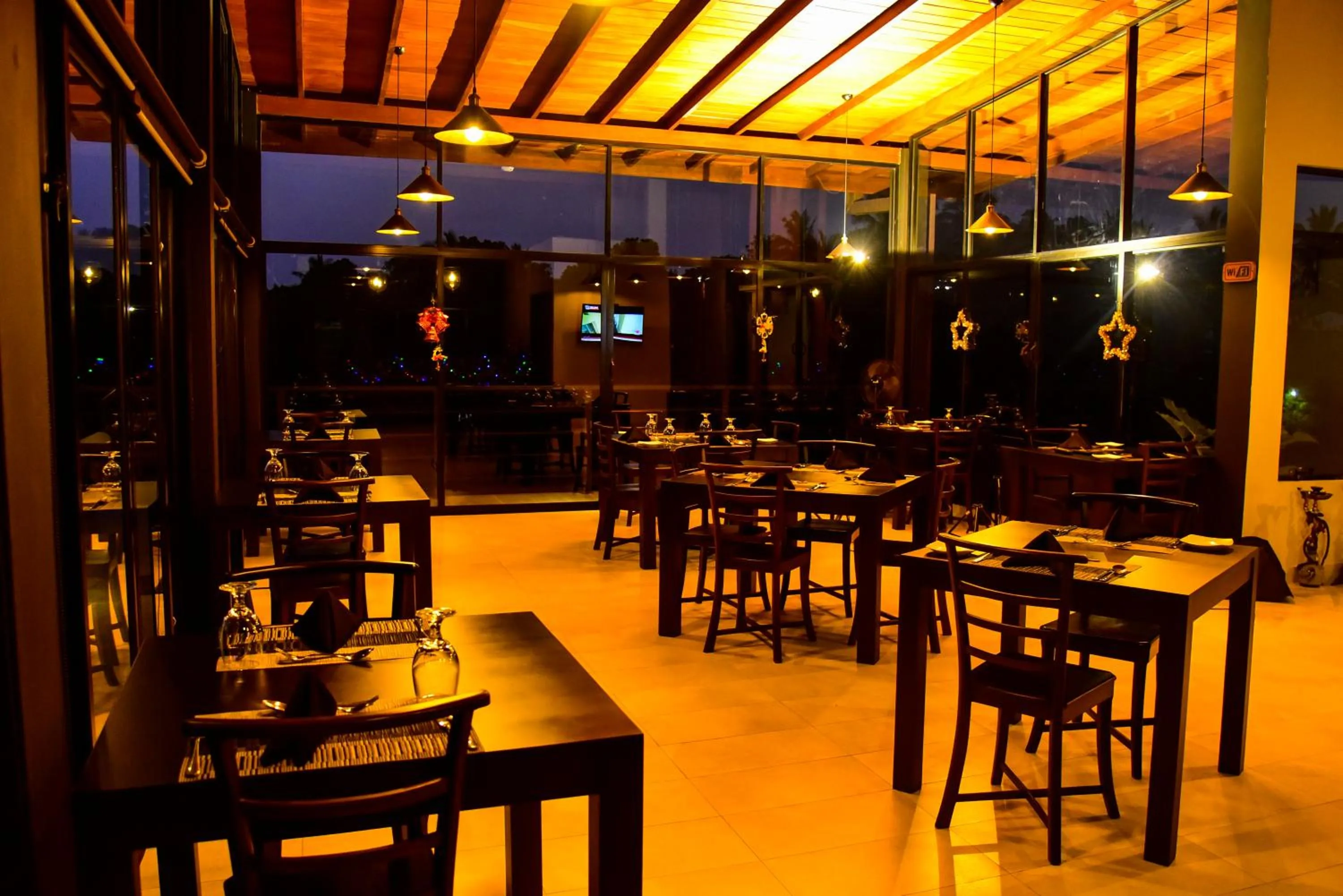 Restaurant/places to eat in Pine Hill Residence