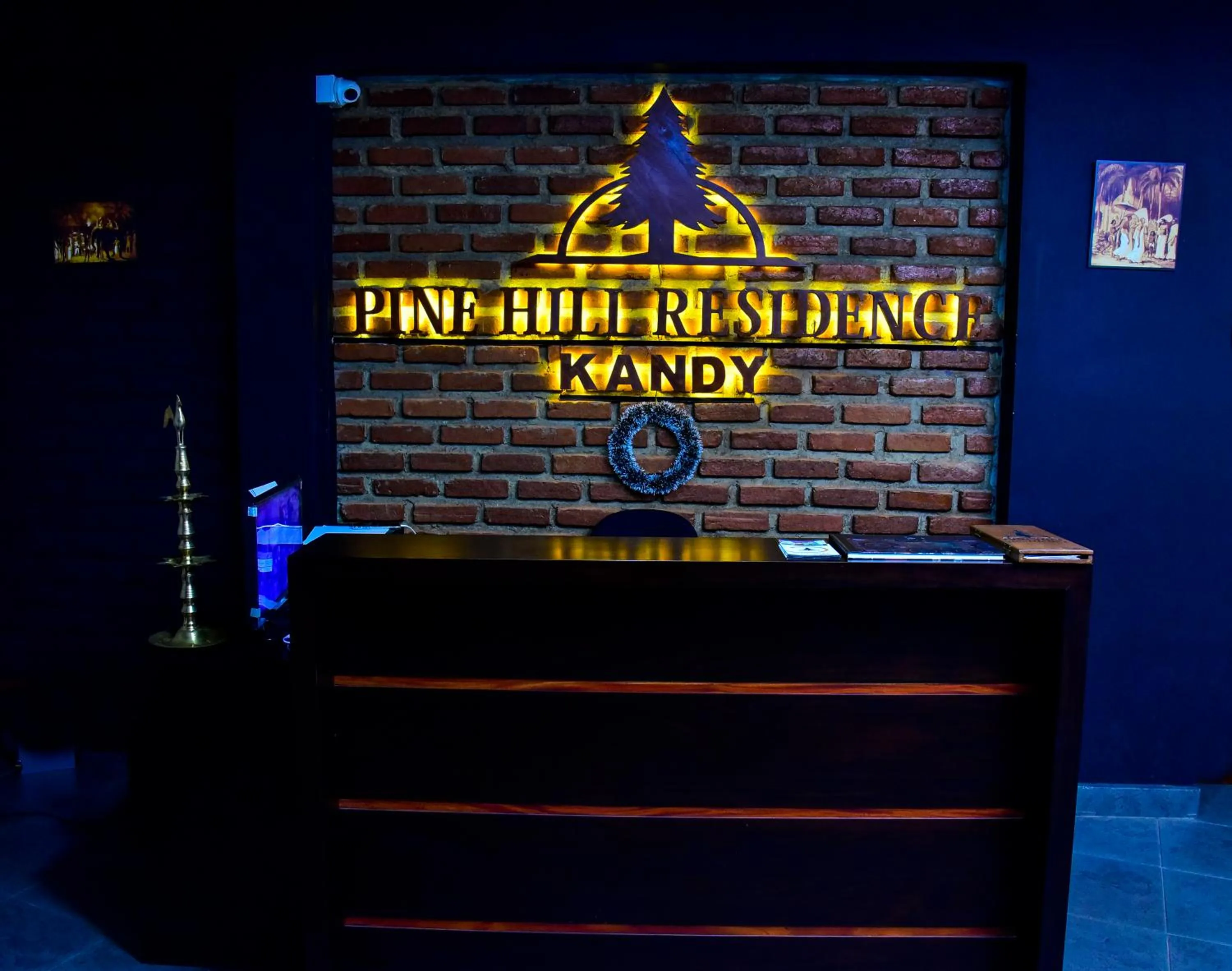 Facade/entrance in Pine Hill Residence