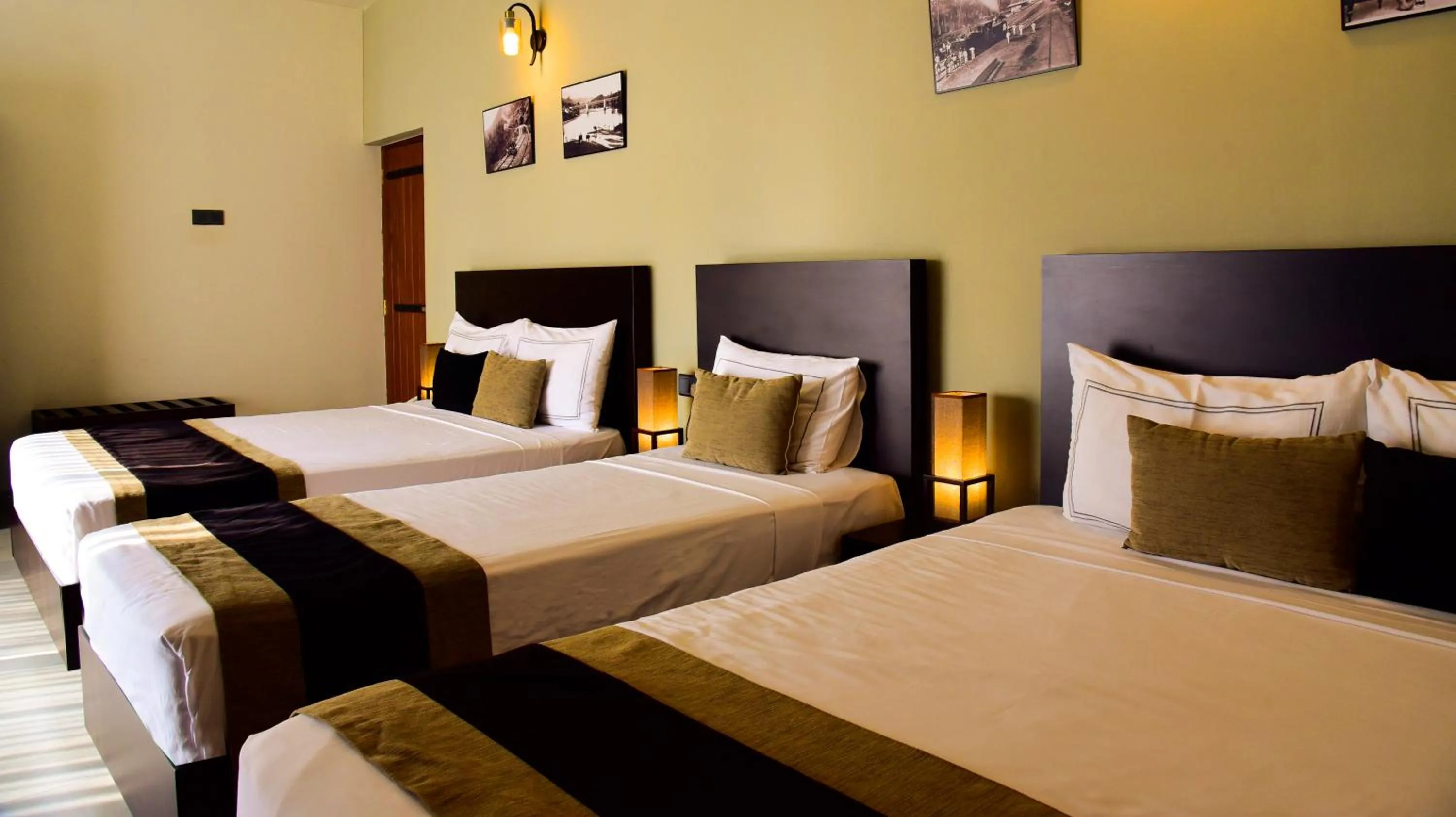 Bed in Pine Hill Residence