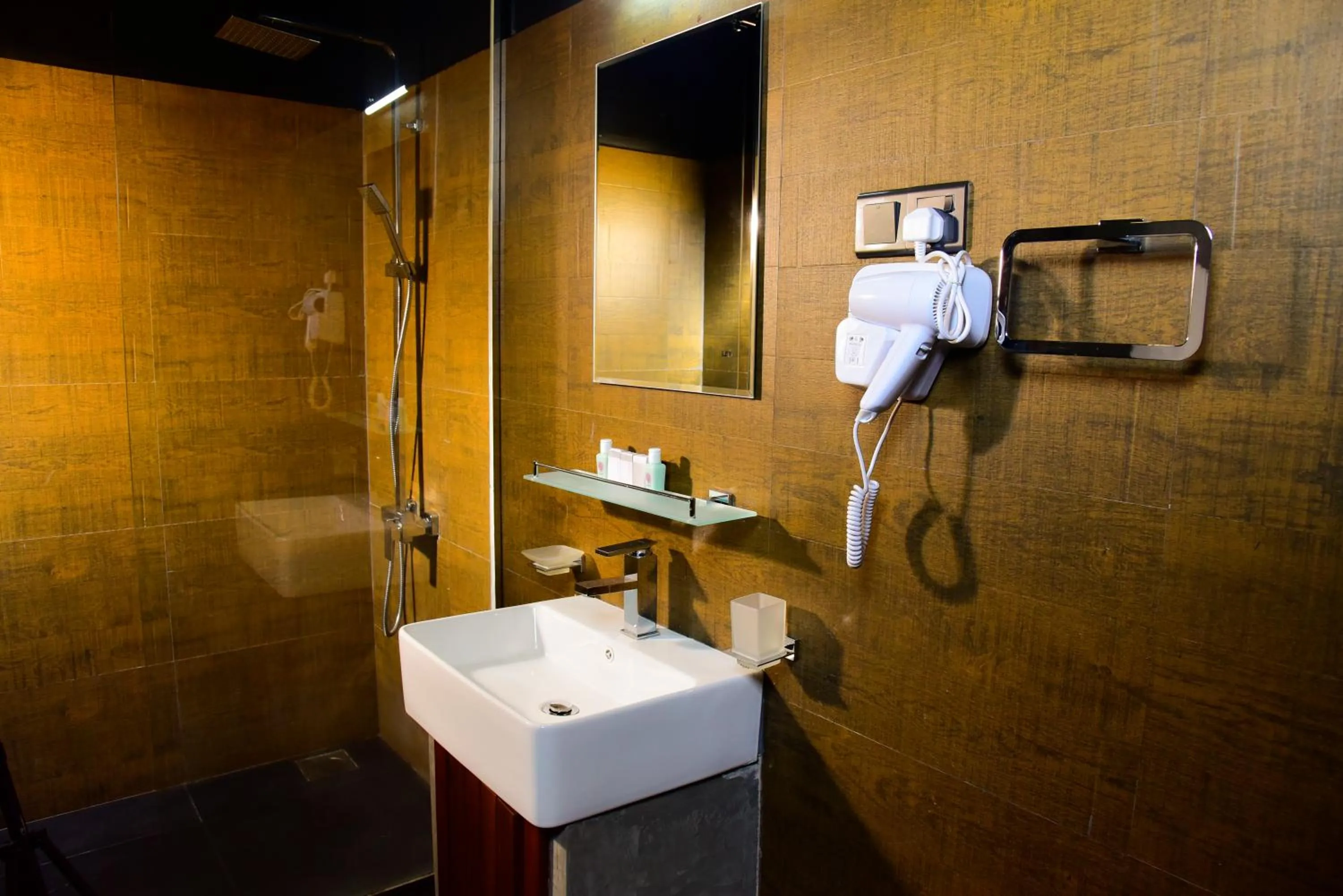 Bathroom in Pine Hill Residence