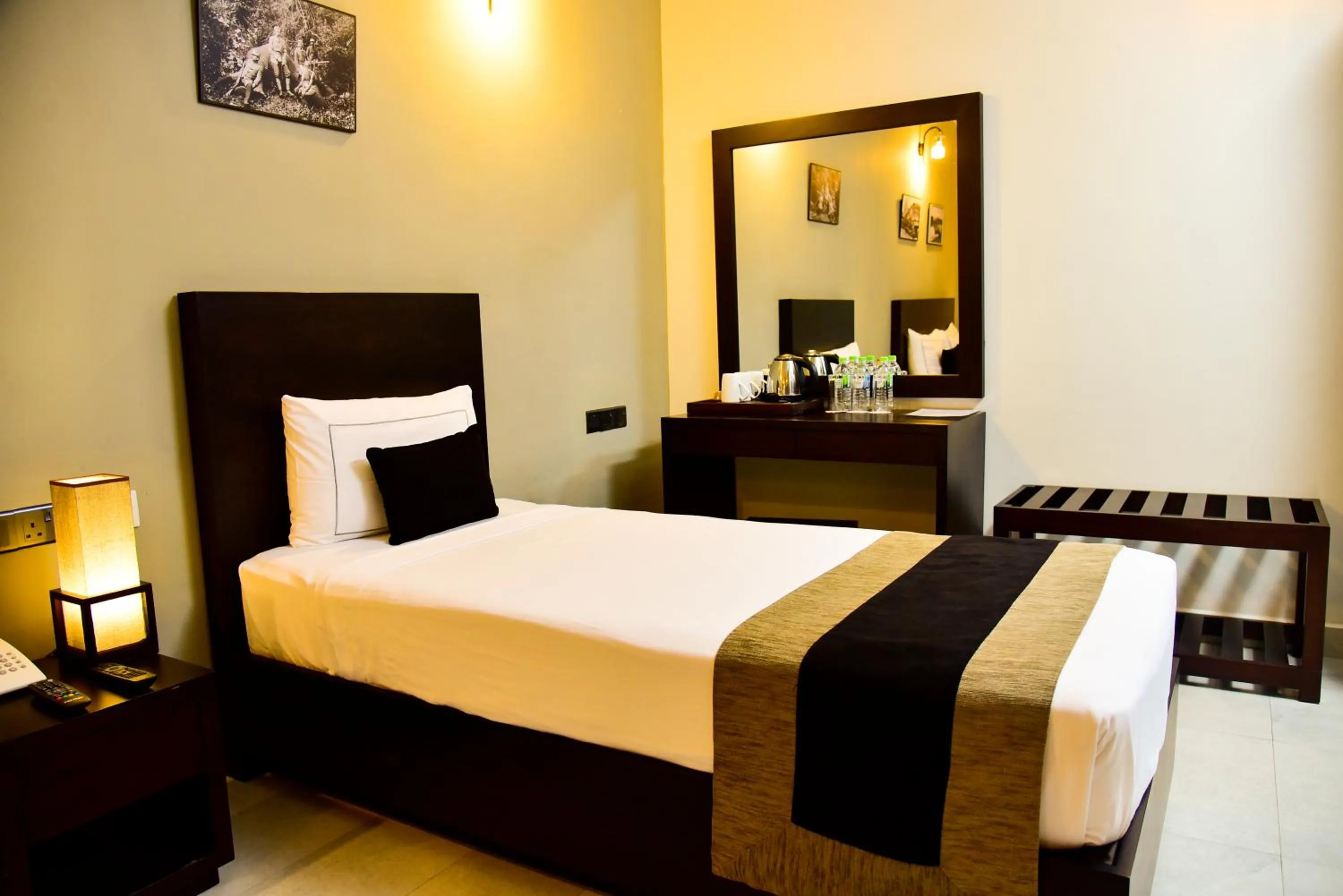 Bed in Pine Hill Residence