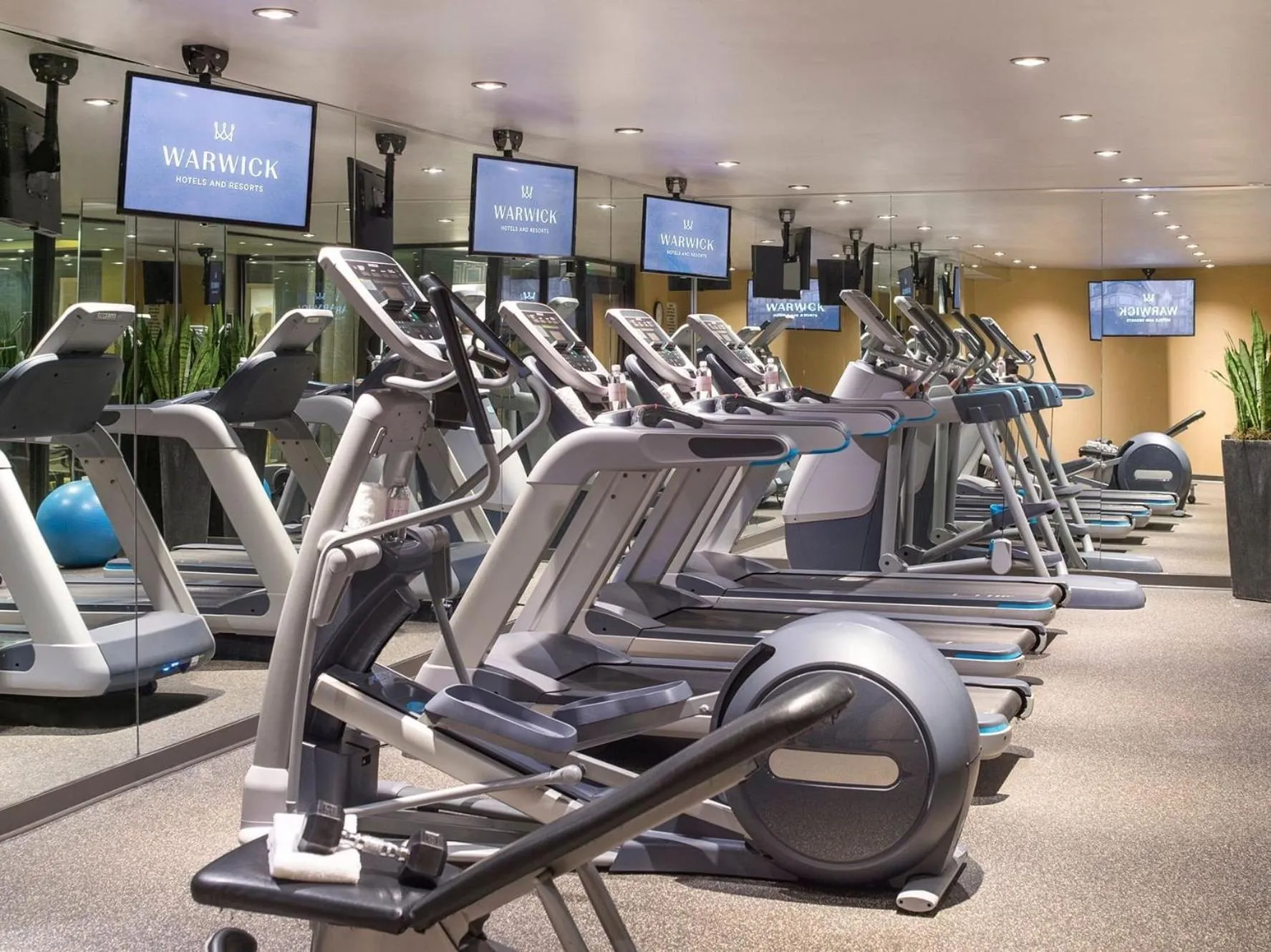 Fitness centre/facilities in Warwick Seattle
