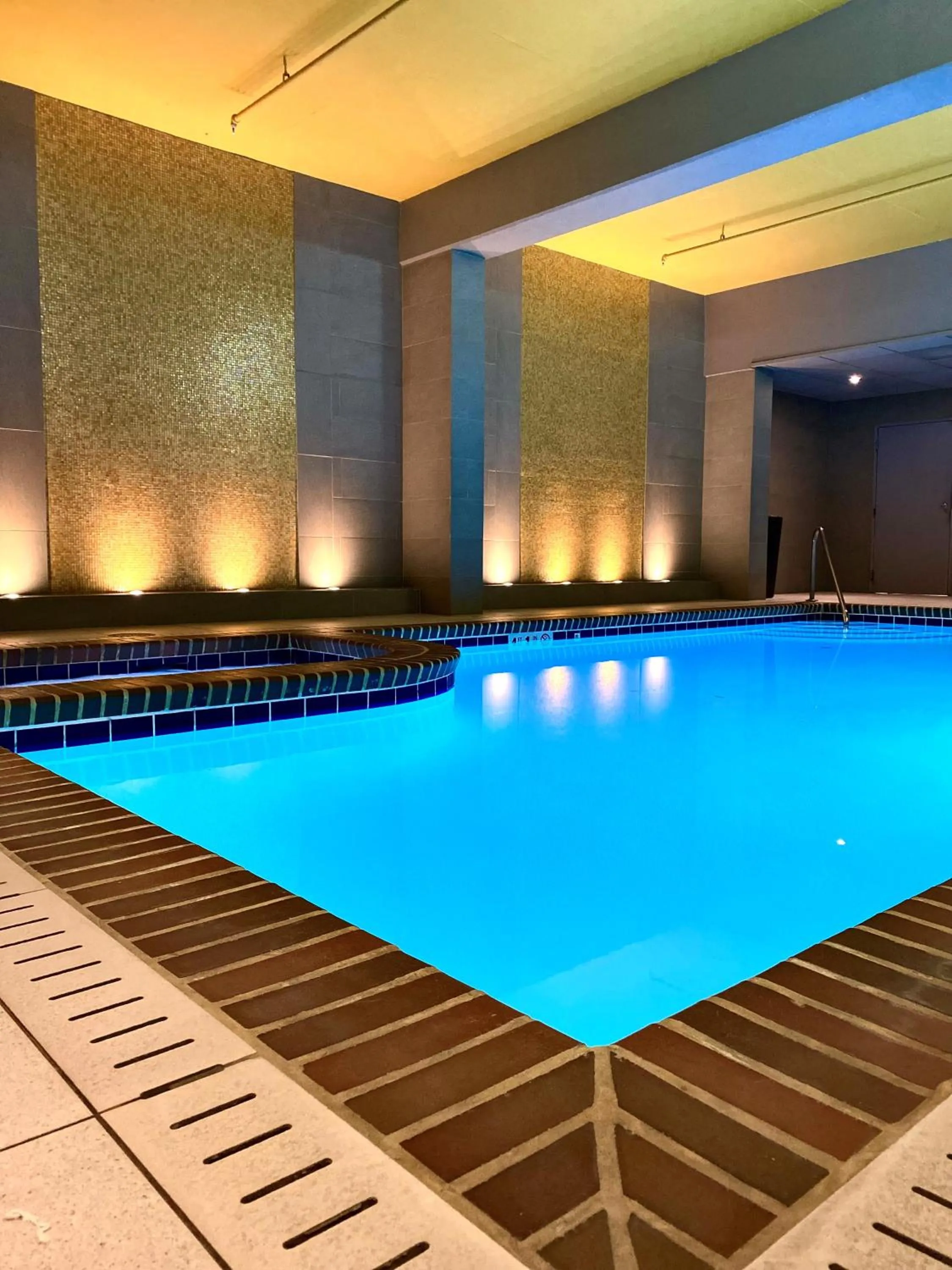 Swimming pool in Warwick Seattle