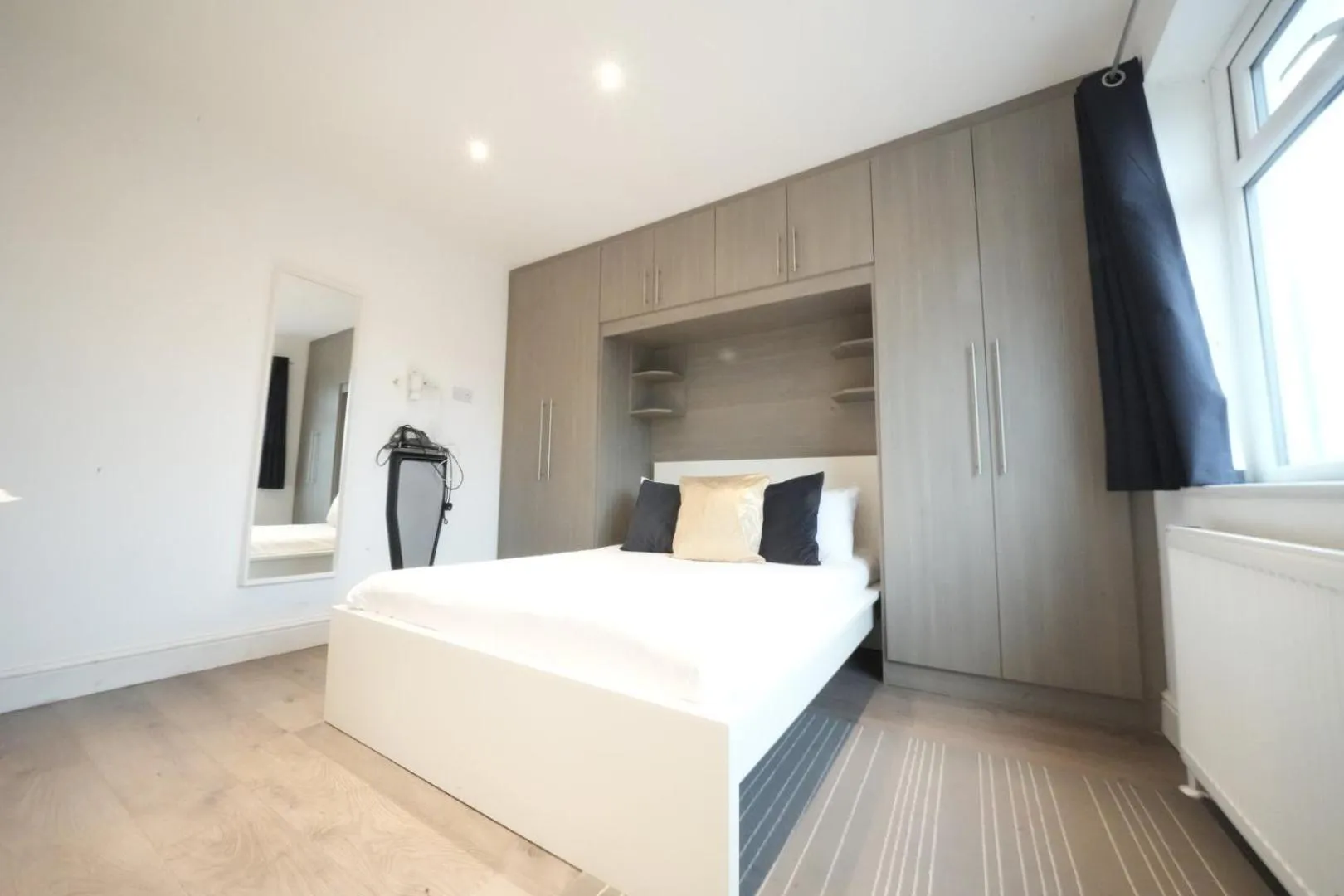 Bed in Grand Airport Ensuites